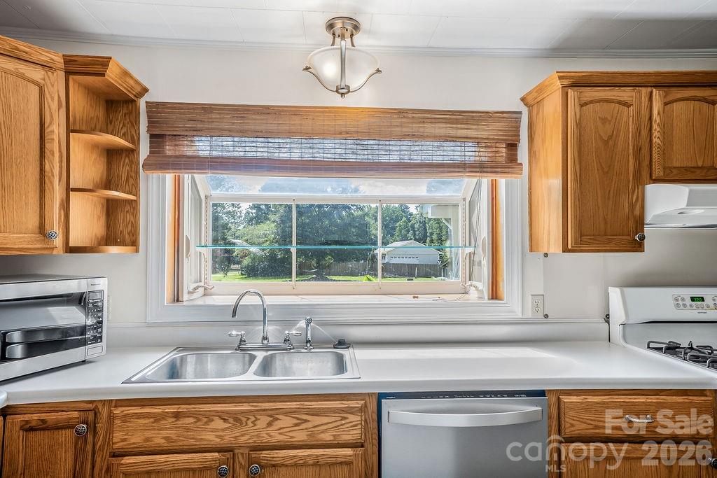 Single Family Residence at 8095 Henry Harris Road, Indian Land, photo 8 of 43