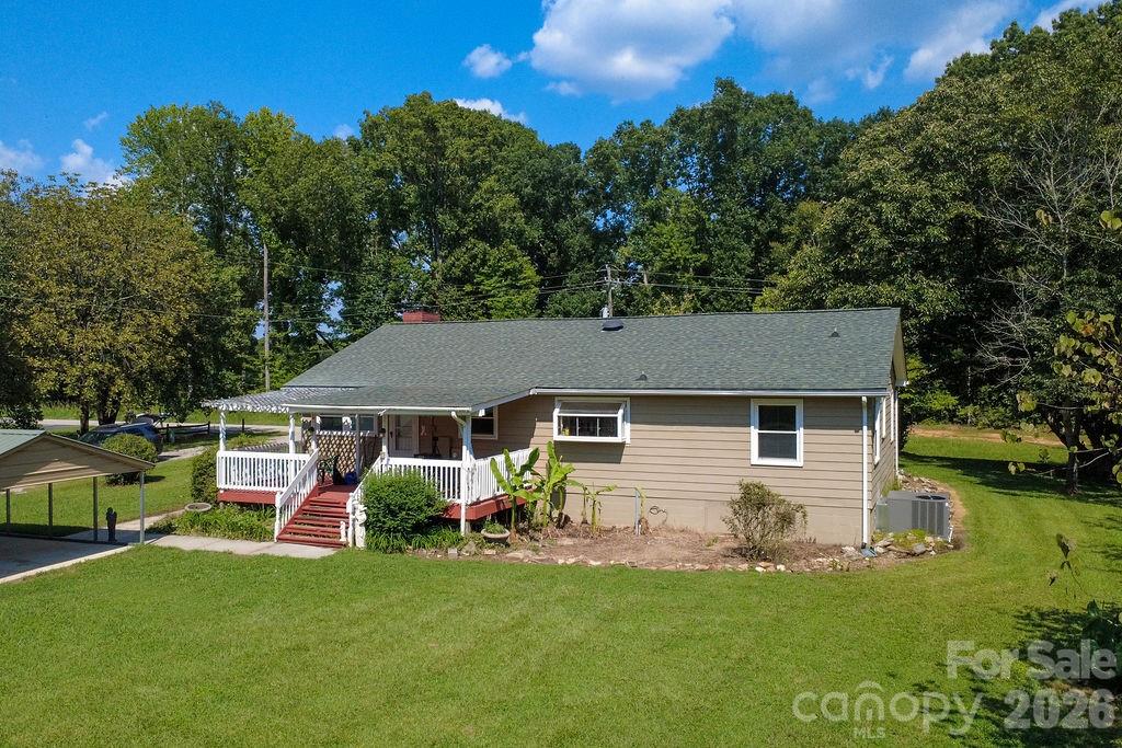 Single Family Residence at 8095 Henry Harris Road, Indian Land, photo 2 of 43