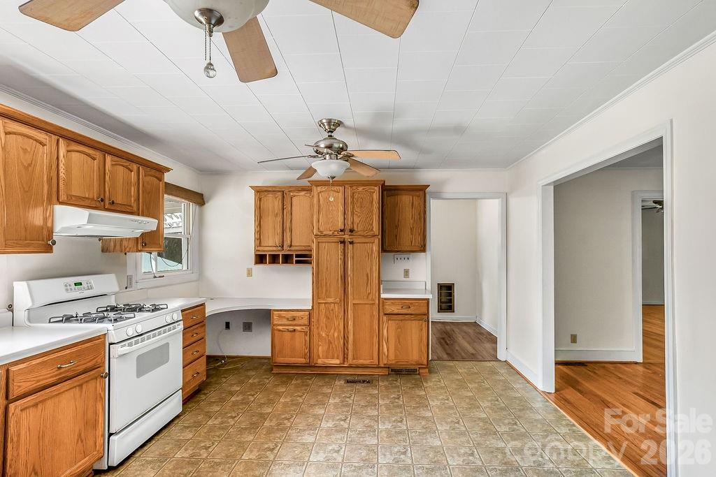 Single Family Residence at 8095 Henry Harris Road, Indian Land, photo 9 of 43