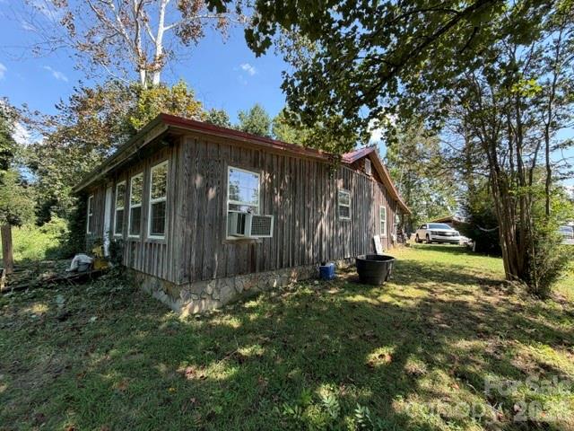 Single Family Residence at 3205 Oran Yount Lane, Granite Falls, photo 5 of 19