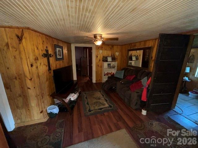 Single Family Residence at 3205 Oran Yount Lane, Granite Falls, photo 7 of 19
