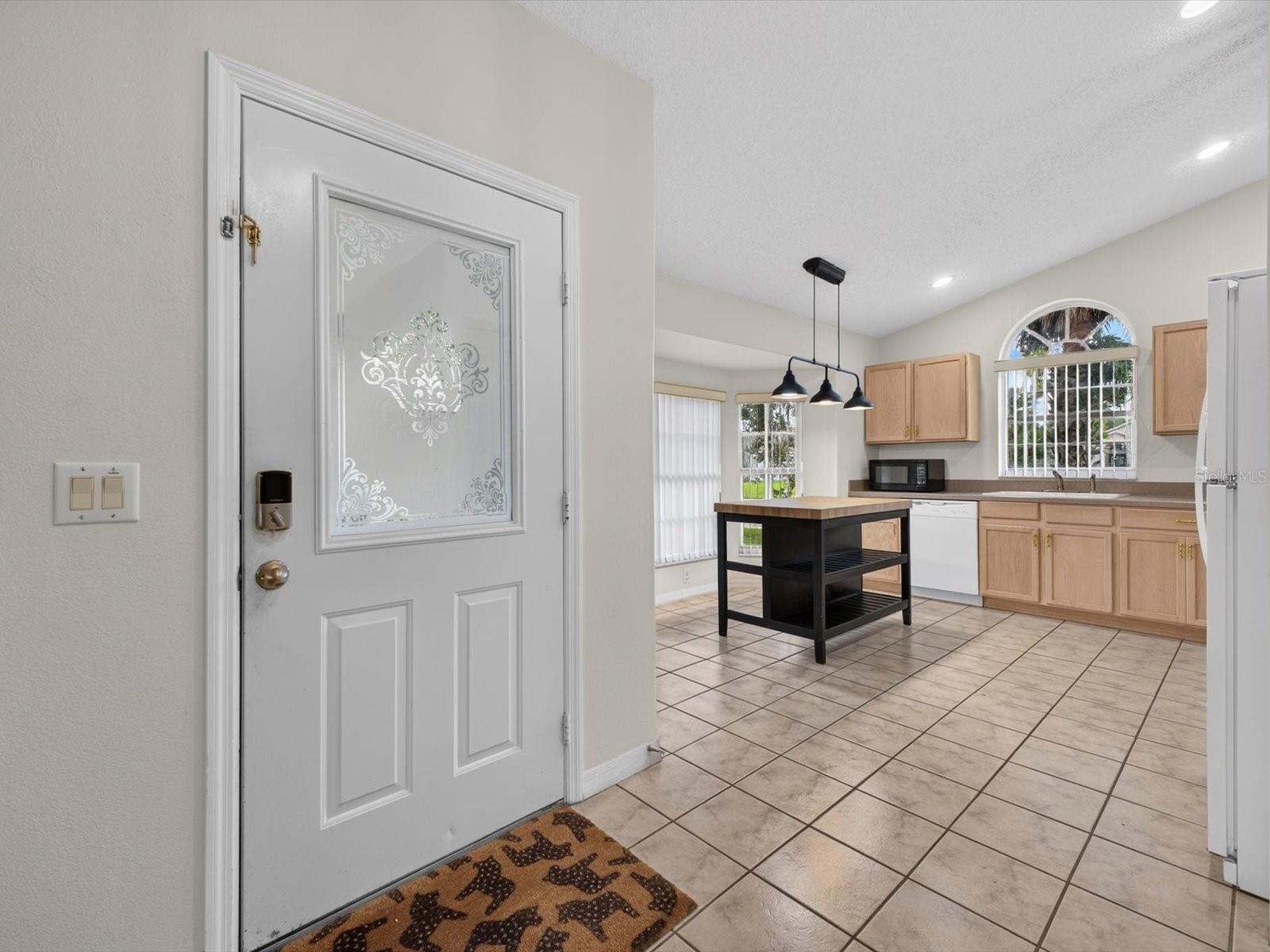 Single Family Residence at 8014 SPRING CREEK DR, KISSIMMEE, photo 3 of 32