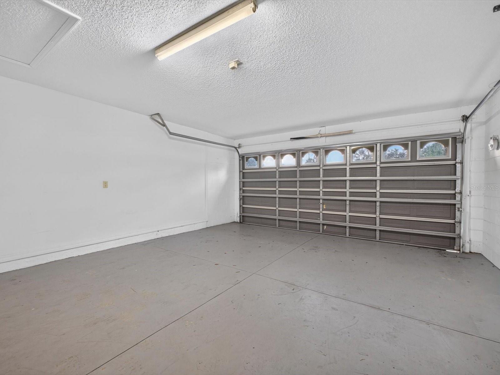 Single Family Residence at 8014 SPRING CREEK DR, KISSIMMEE, photo 24 of 32