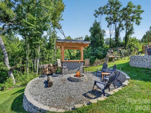 Single Family Residence at 72 Jacks Paw Lane, Hendersonville, photo 23 of 30