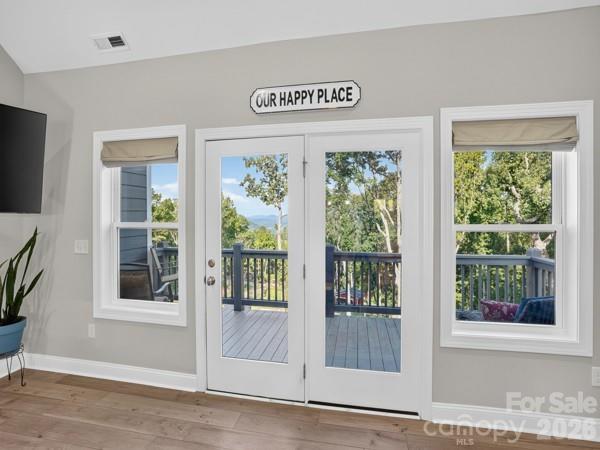 Single Family Residence at 72 Jacks Paw Lane, Hendersonville, photo 13 of 30