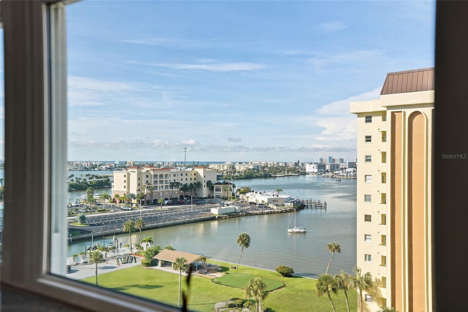 4550 COVE CIR #1009
