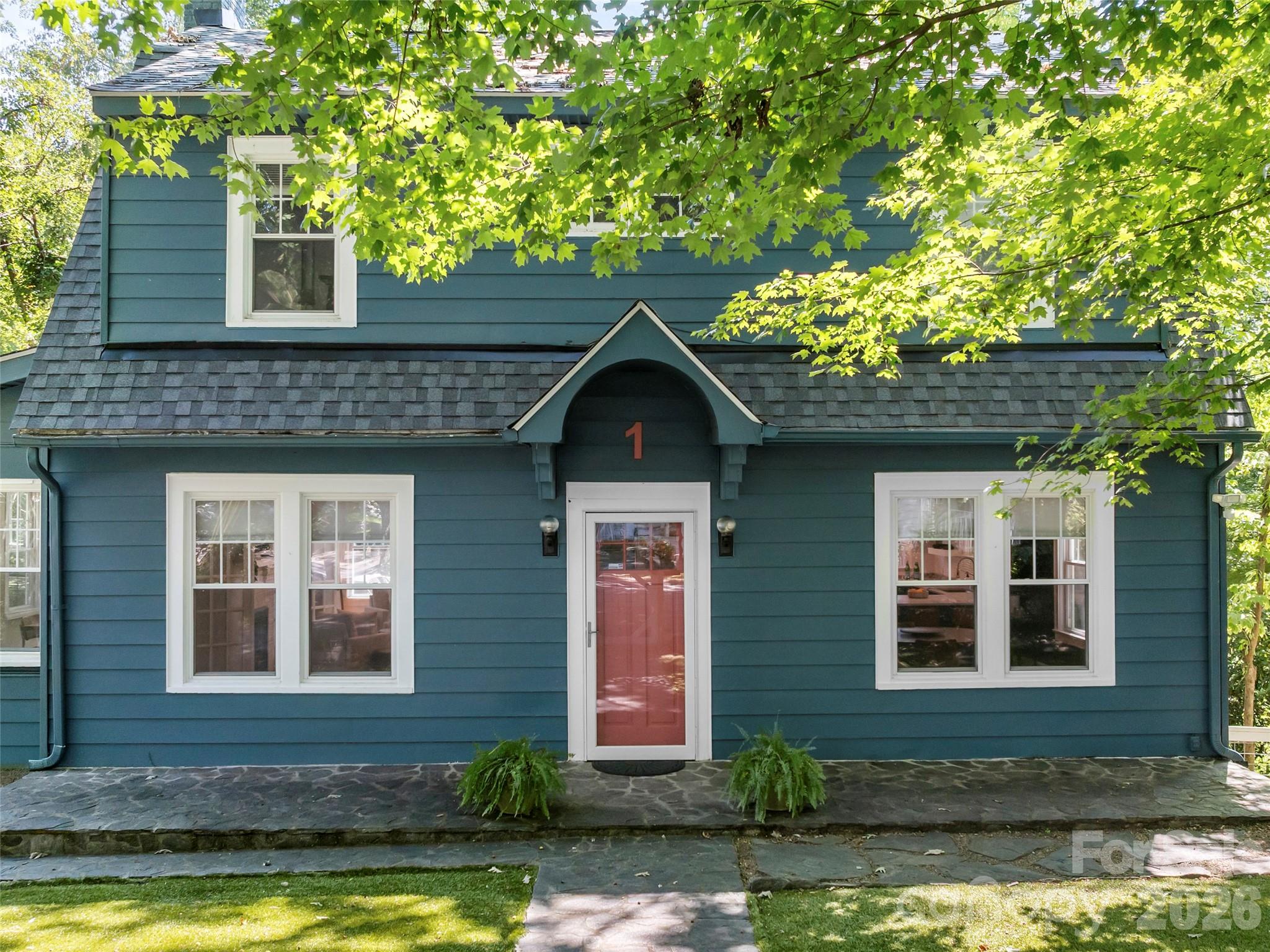 Single Family Residence at 1 Kenilworth Road, Asheville, photo 2 of 46