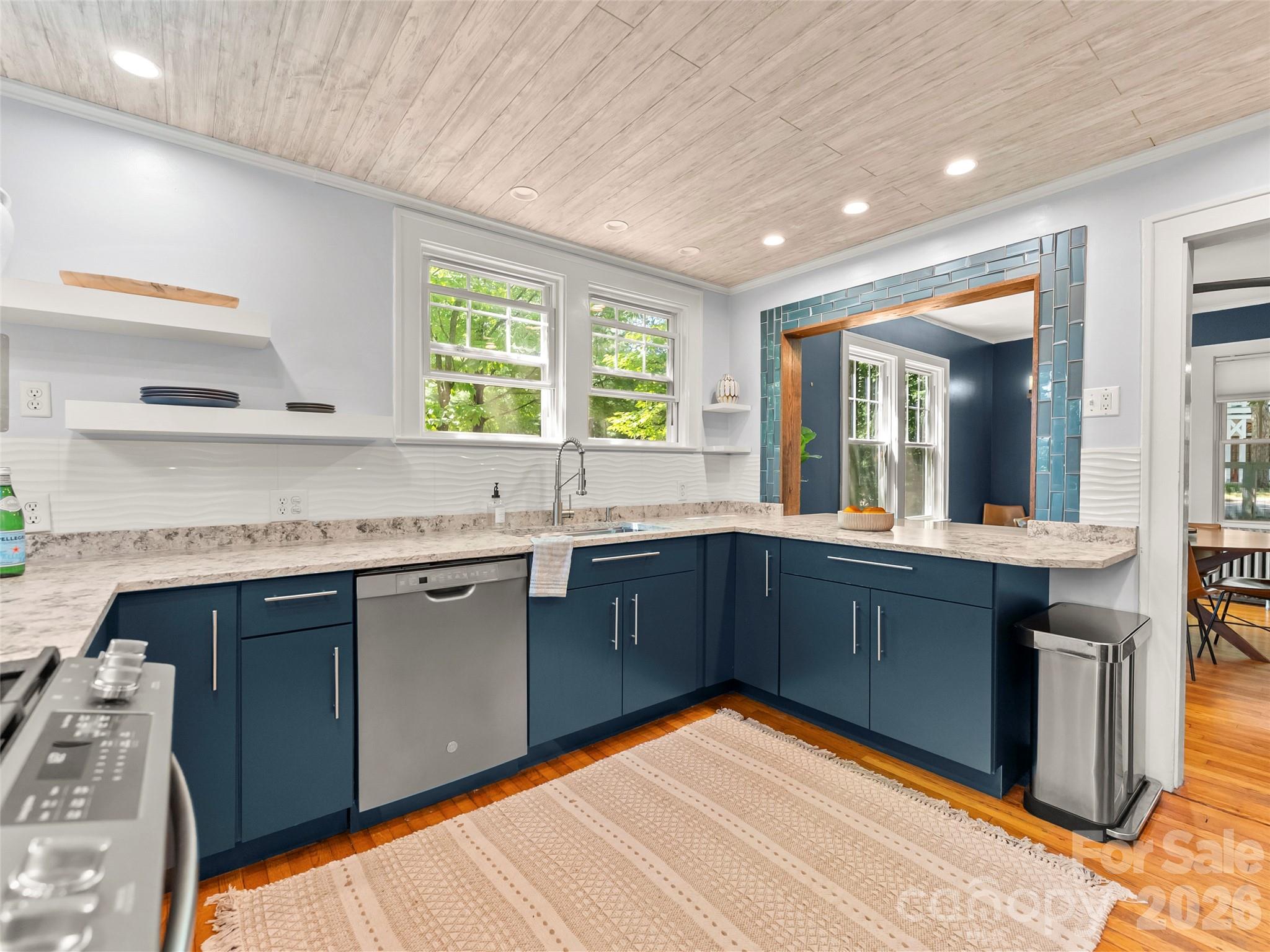 Single Family Residence at 1 Kenilworth Road, Asheville, photo 10 of 46