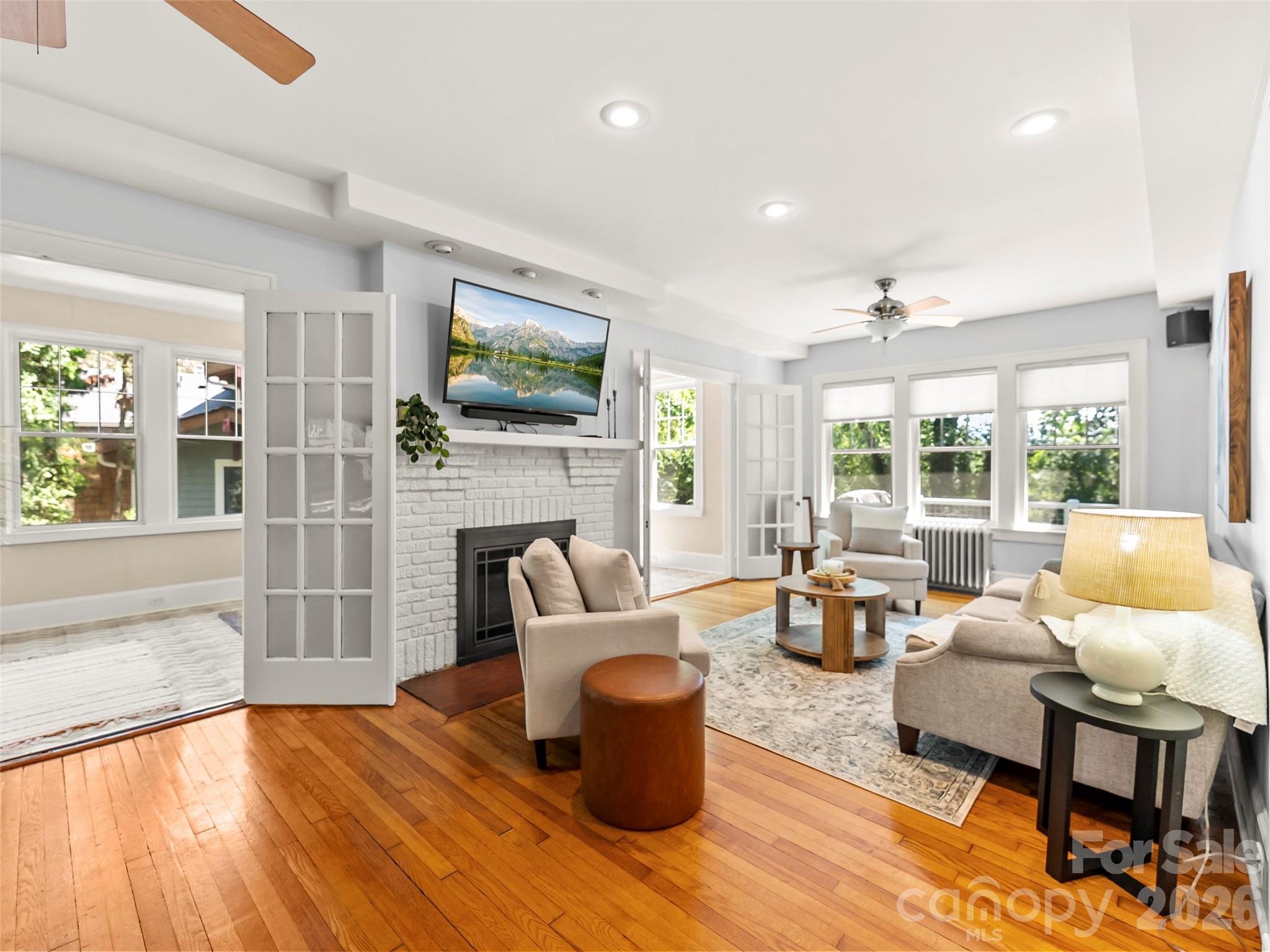 Single Family Residence at 1 Kenilworth Road, Asheville, photo 14 of 46
