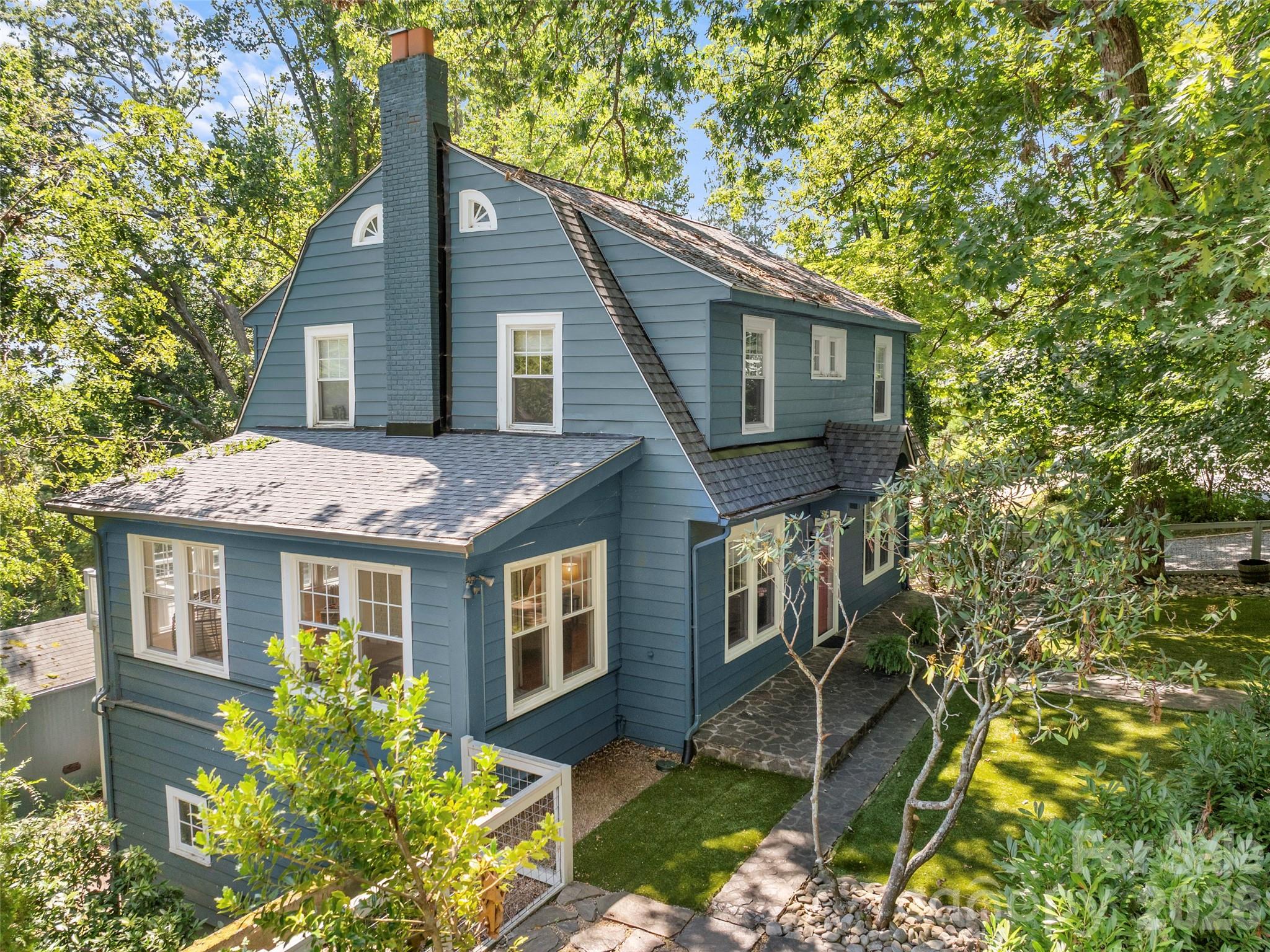 Single Family Residence at 1 Kenilworth Road, Asheville, photo 38 of 46