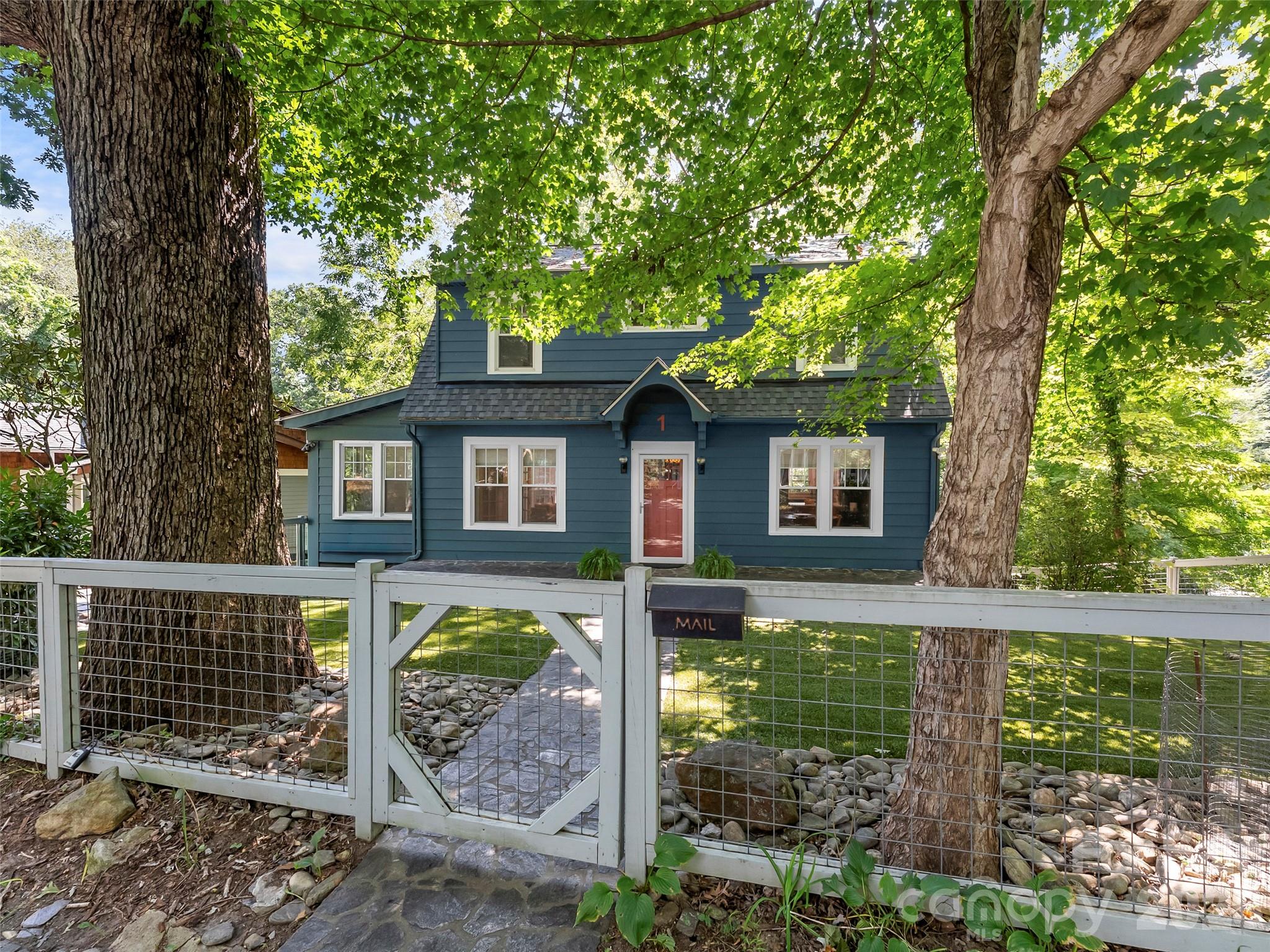 Single Family Residence at 1 Kenilworth Road, Asheville, photo 41 of 46