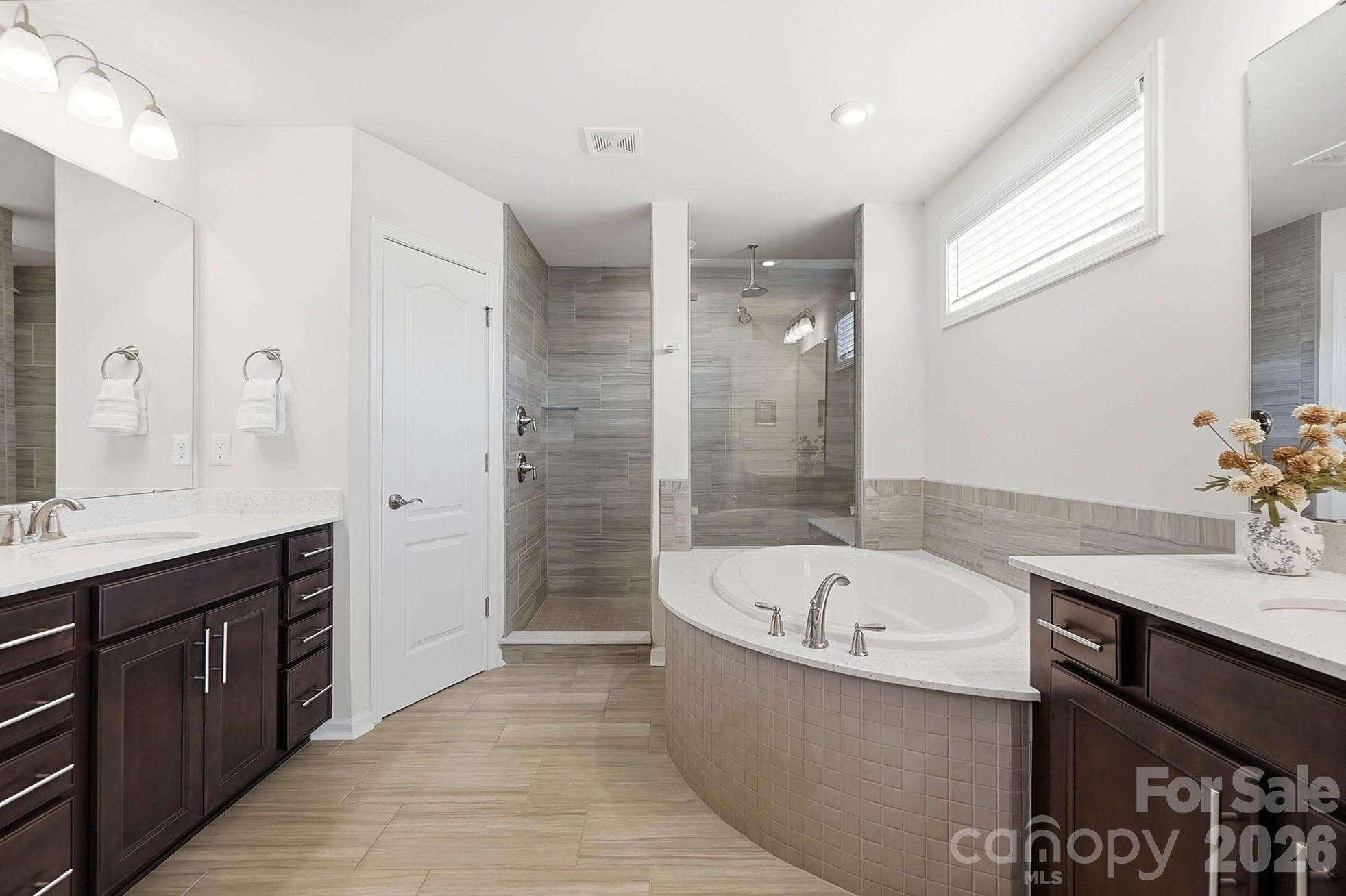 Single Family Residence at 5091 Havencrest Drive, Fort Mill, photo 32 of 47