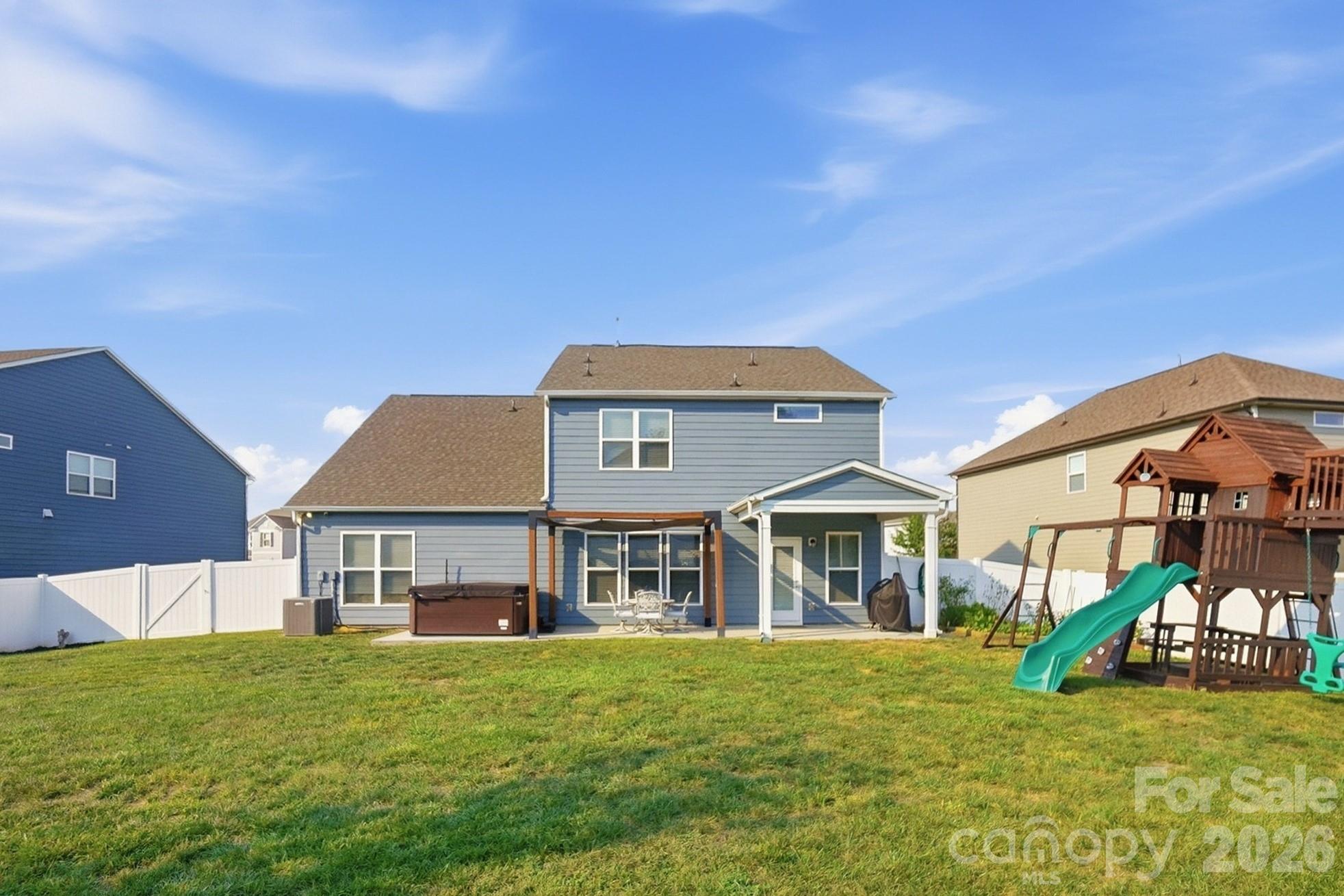 Single Family Residence at 5091 Havencrest Drive, Fort Mill, photo 41 of 47