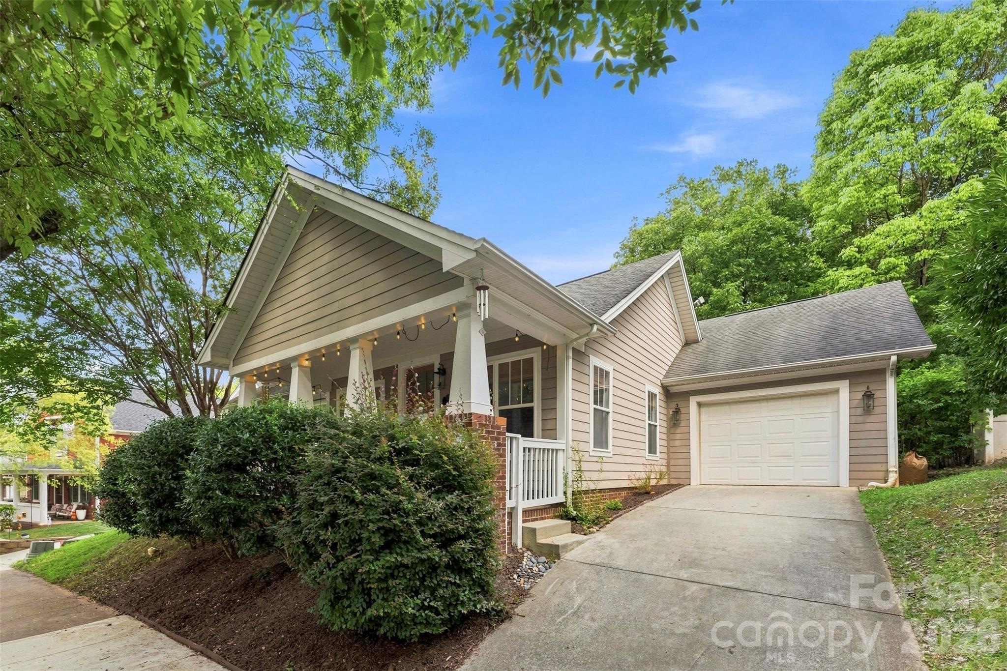 Attached garage and private driveway - 14100 Garden District Row, Huntersville