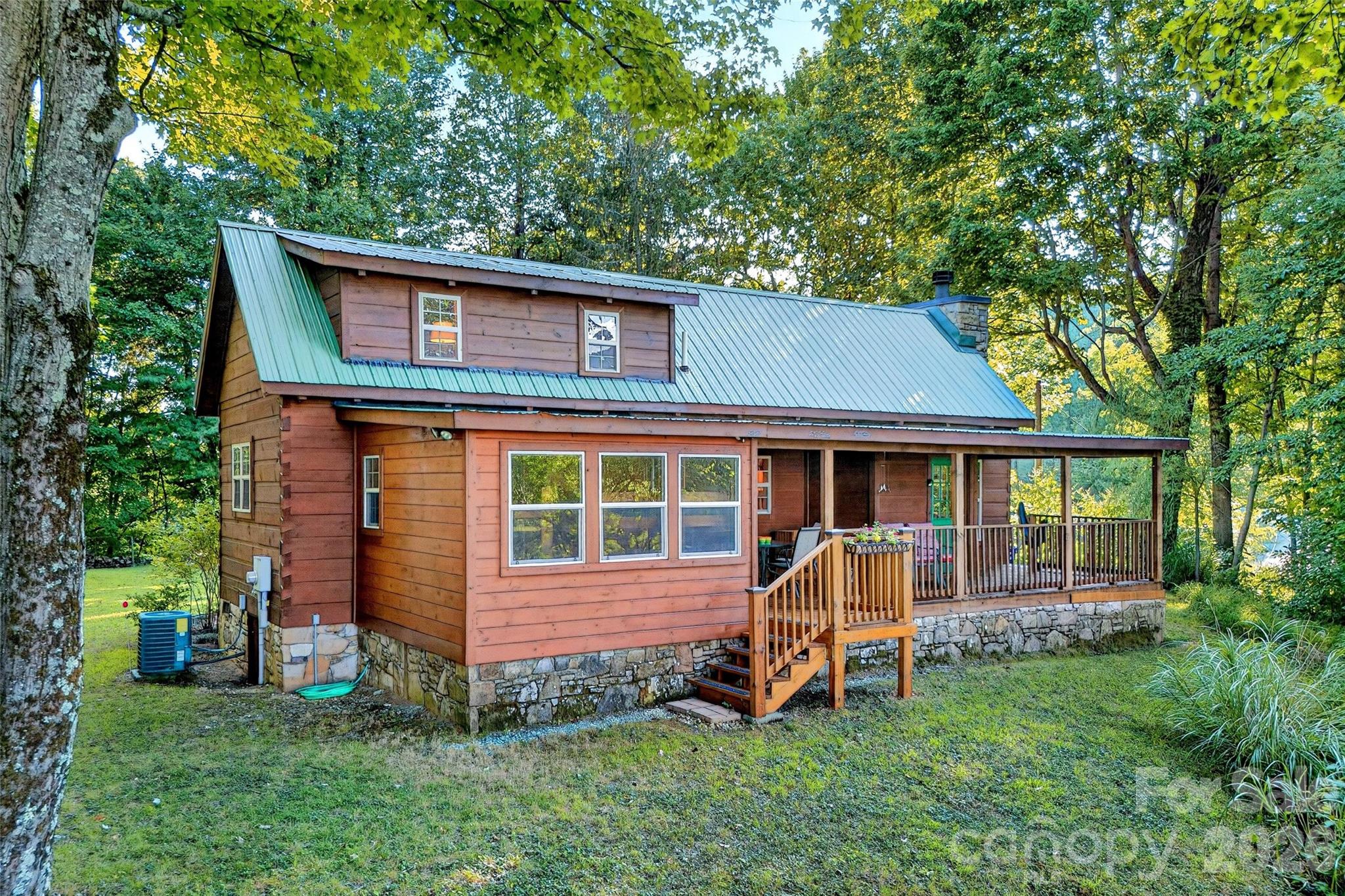 Single Family Residence at 10 Camp Elliott Road, Black Mountain, photo 4 of 47