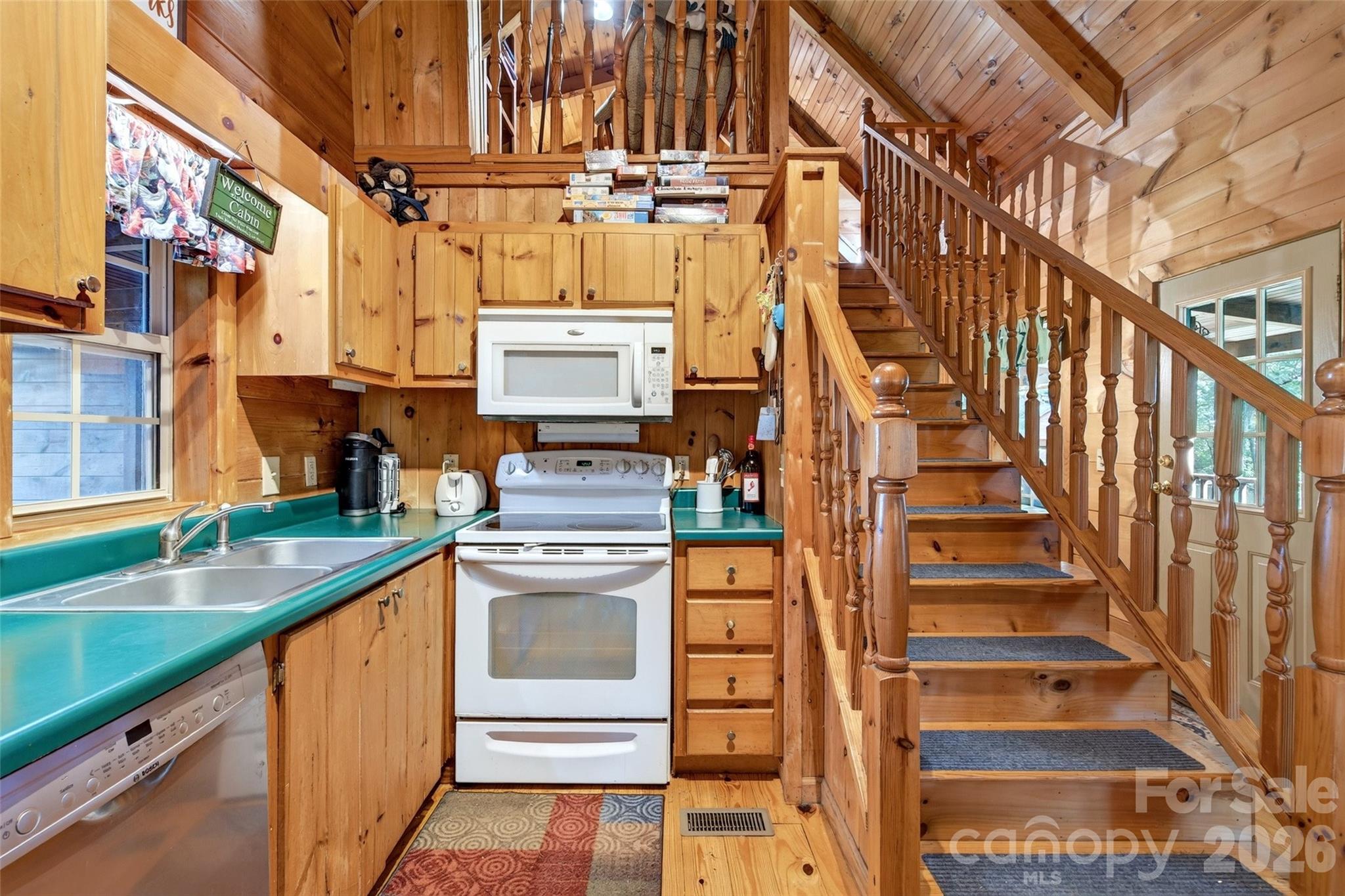 Single Family Residence at 10 Camp Elliott Road, Black Mountain, photo 13 of 47