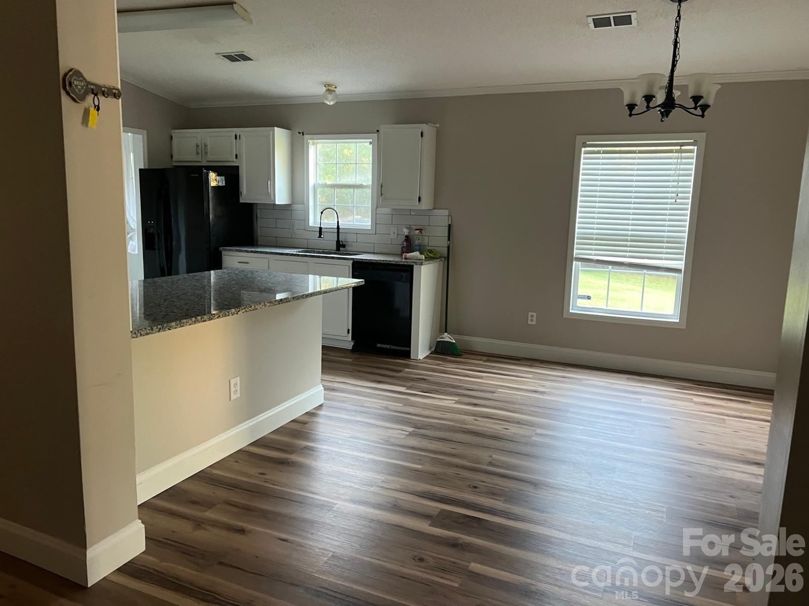 Single Family Residence at 322 Woodcrest Drive, York, photo 8 of 24