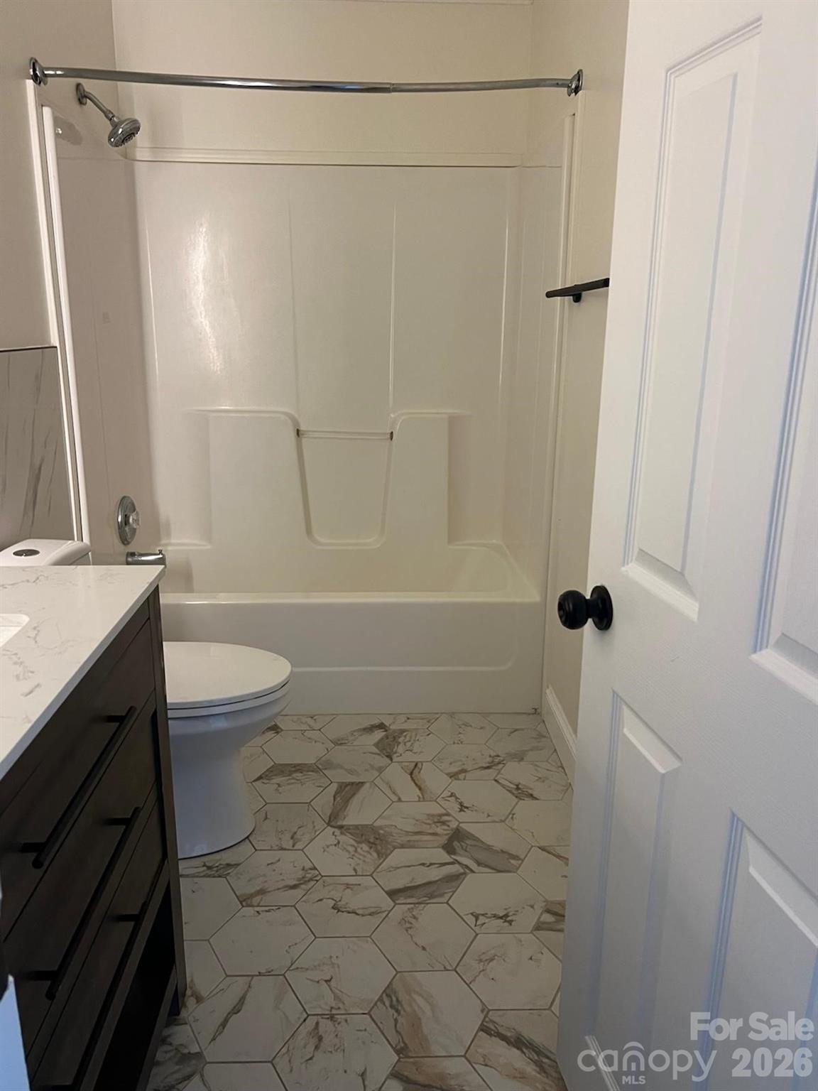 Single Family Residence at 322 Woodcrest Drive, York, photo 13 of 24