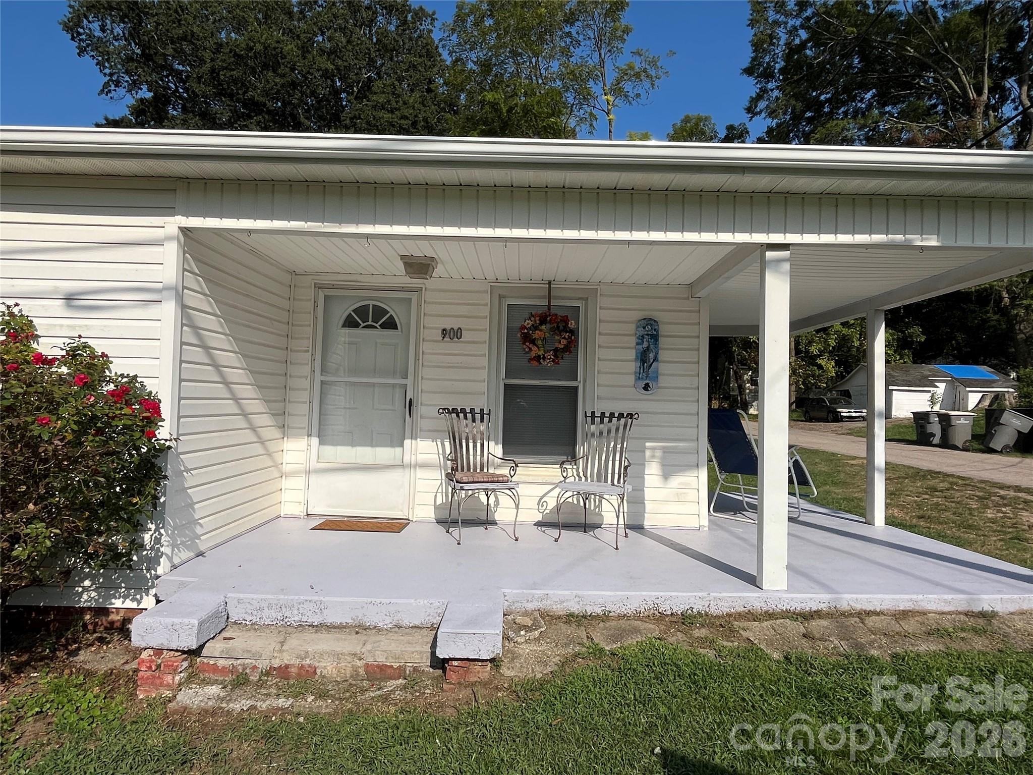Wrap-a-round porch - 900 Alma Avenue, Kannapolis