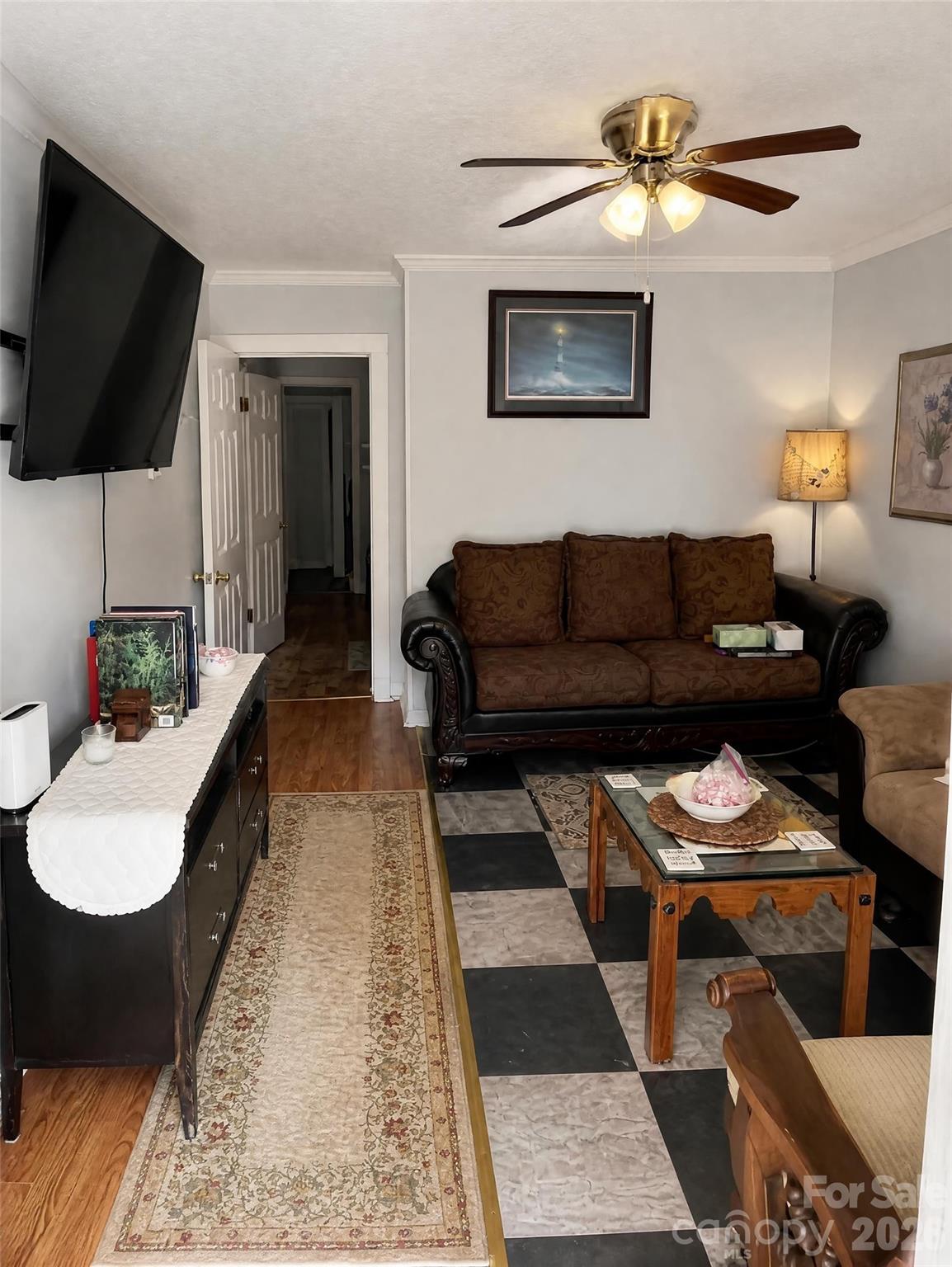 Den - 900 Alma Avenue, Kannapolis