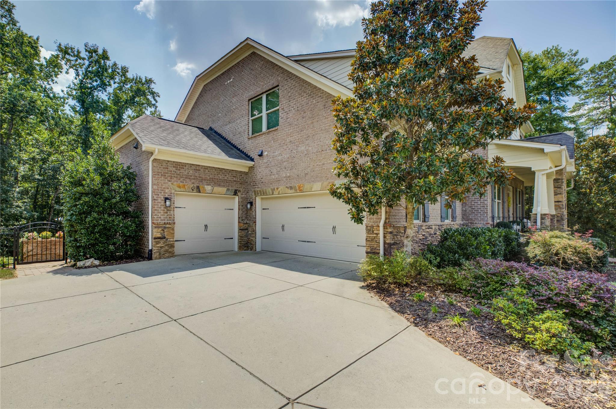 3 car side load garage - 2324 Sommerton Glen, Indian Land