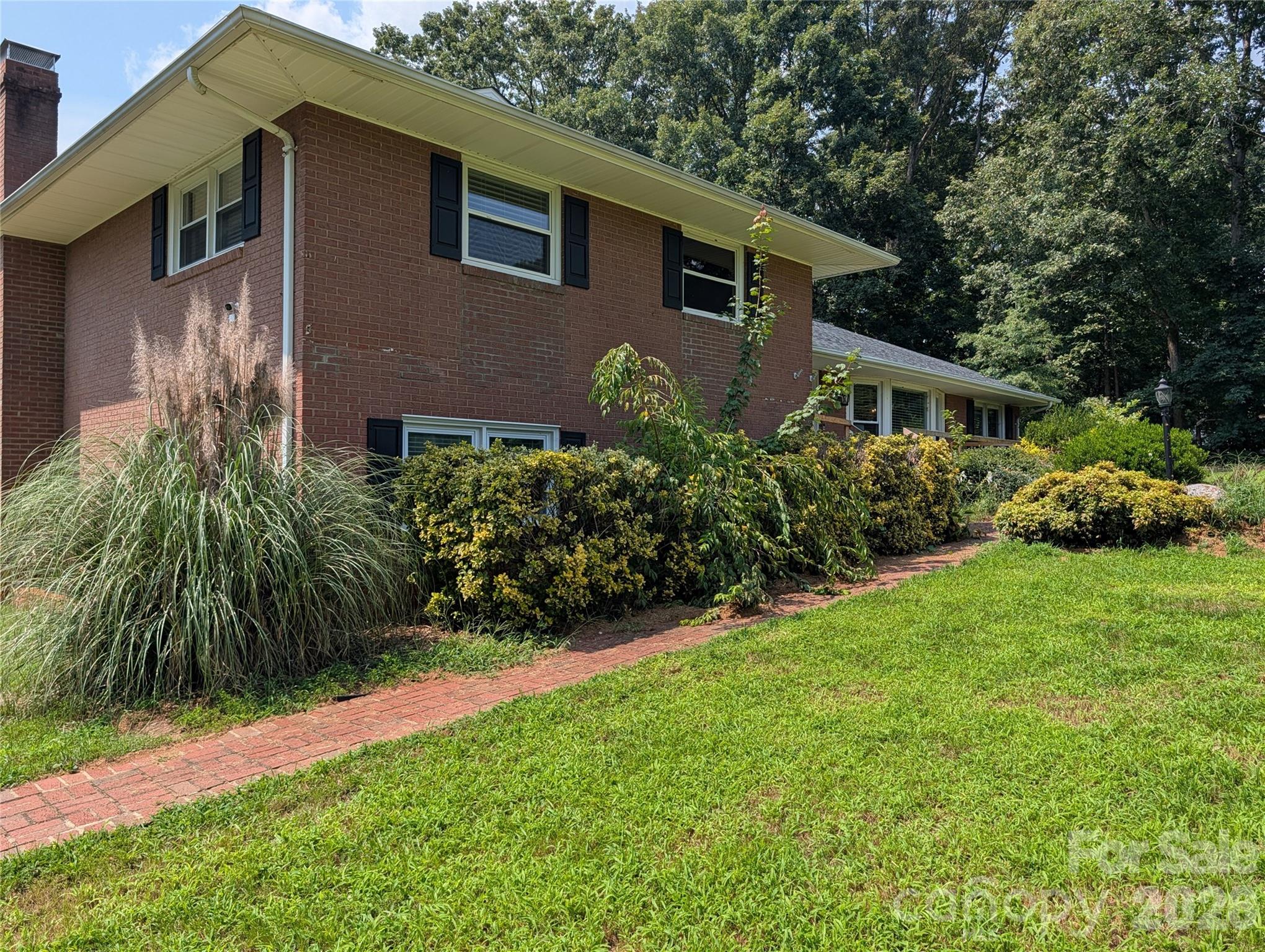 Single Family Residence at 220 Augusta Drive, Statesville, photo 3 of 35