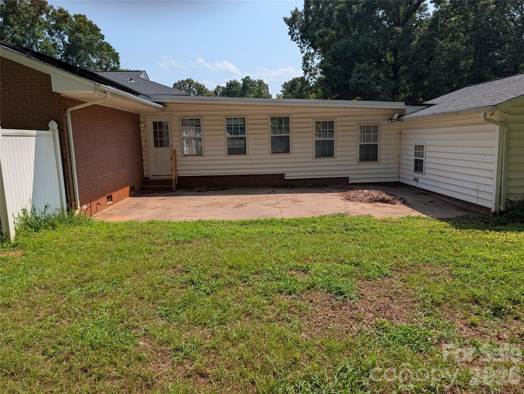 Single Family Residence at 220 Augusta Drive, Statesville, photo 5 of 35