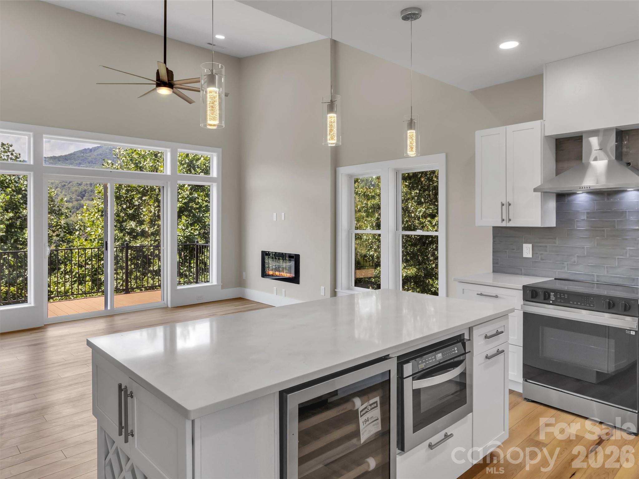 Single Family Residence at 201 Kadire Drive, Waynesville, photo 4 of 40