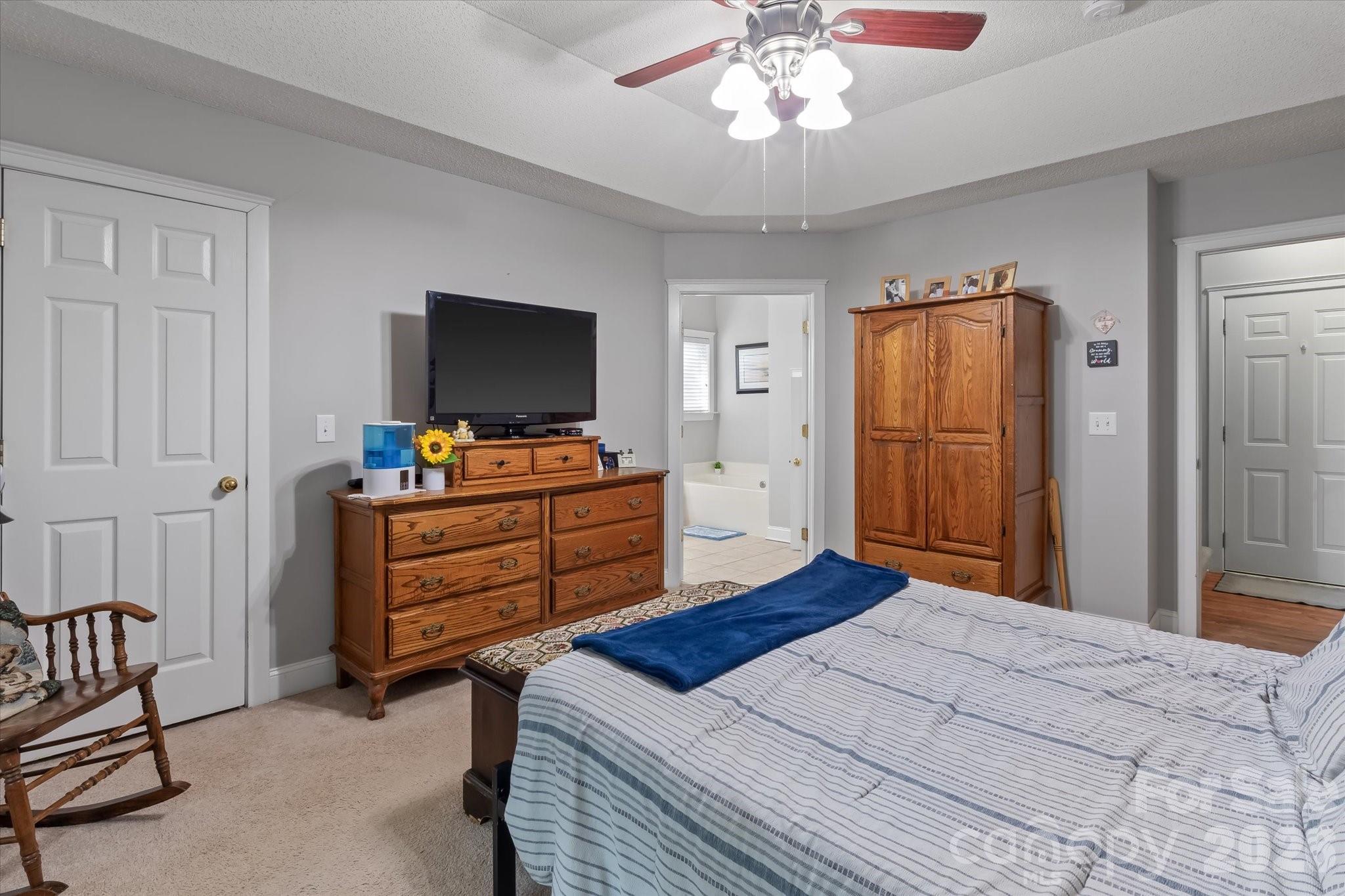 Single Family Residence at 13502 Glencreek Lane, Huntersville, photo 18 of 34