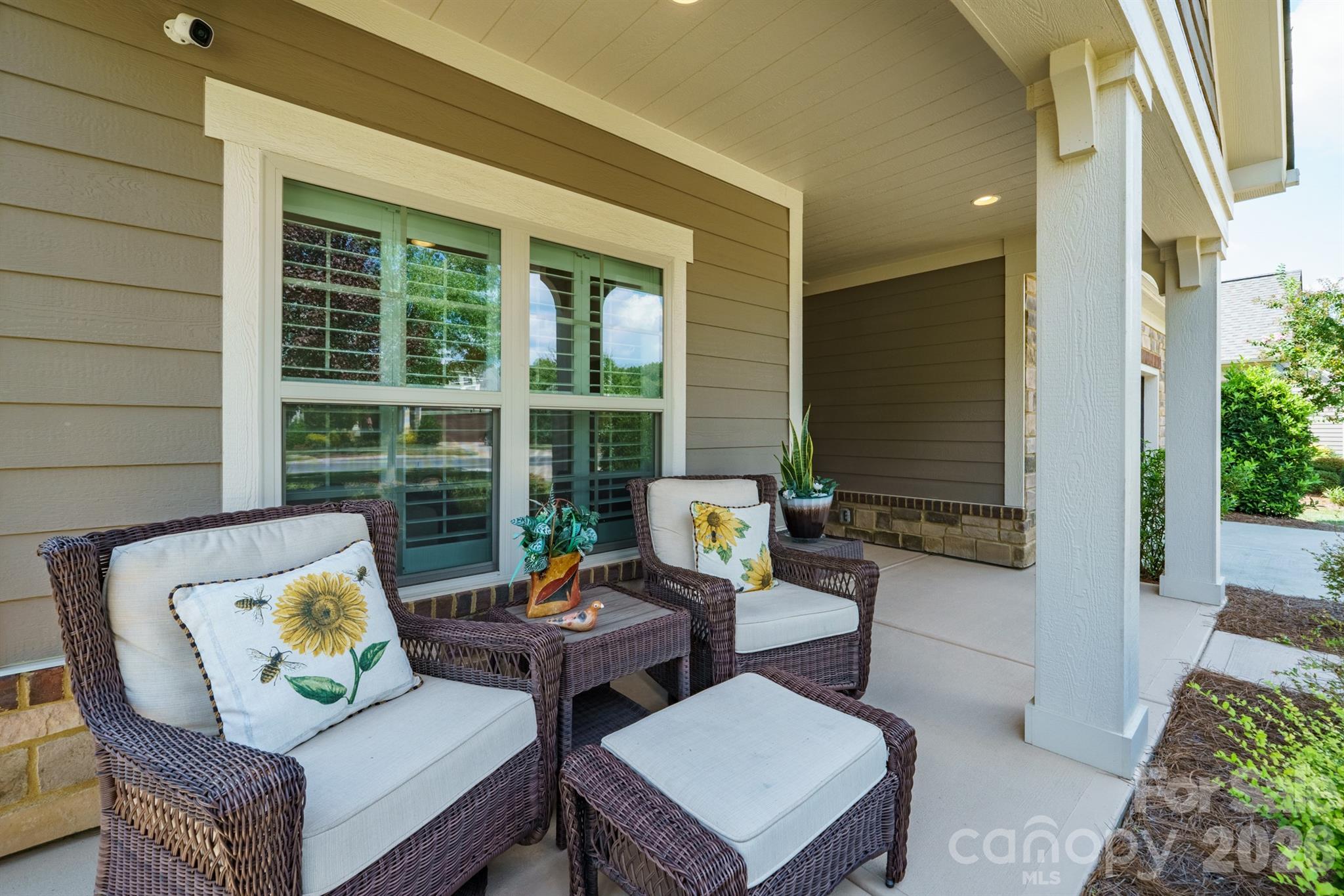 Single Family Residence at 2205 Lincolnshire Lane, Waxhaw, photo 3 of 39