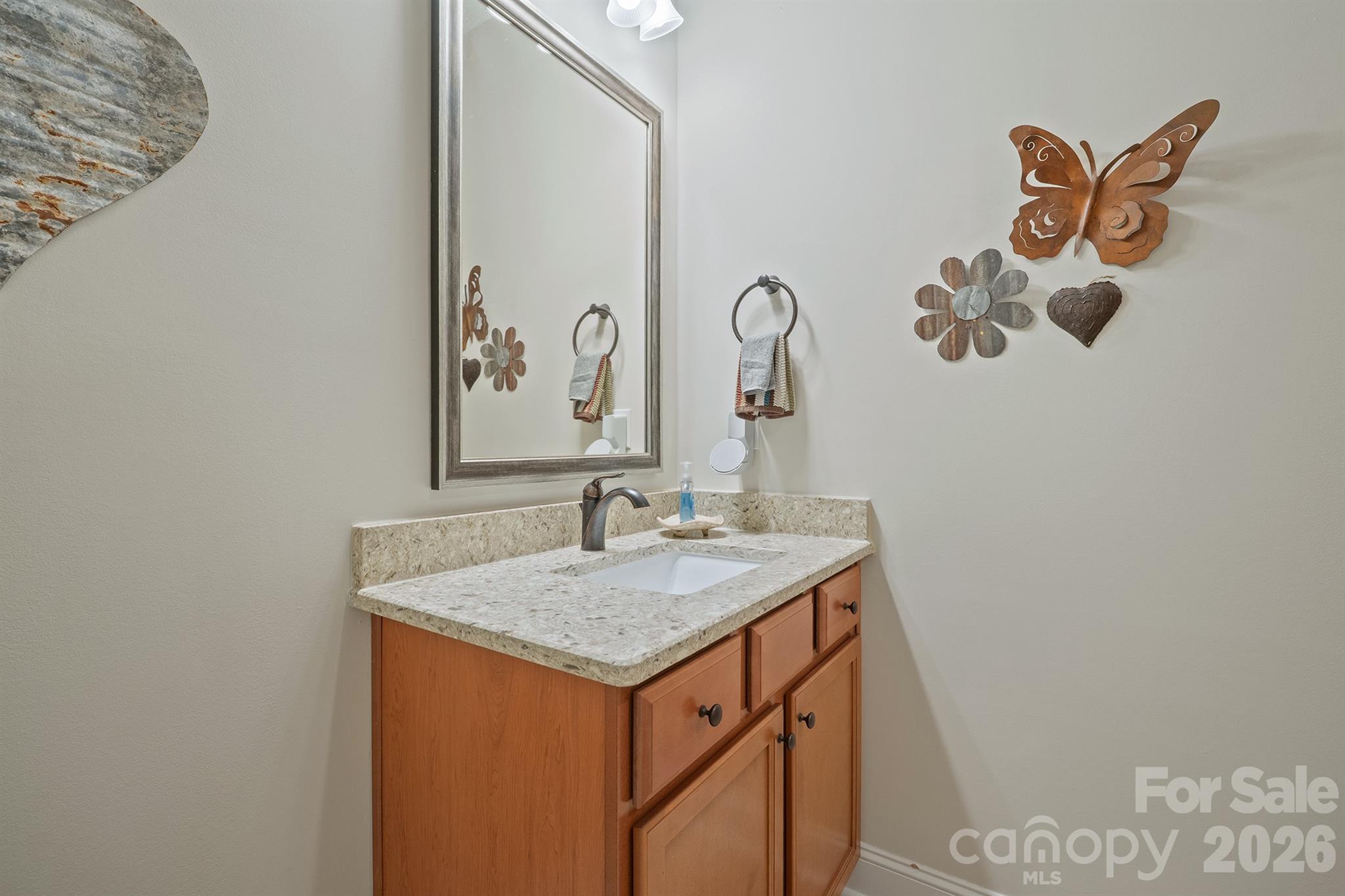 Single Family Residence at 2205 Lincolnshire Lane, Waxhaw, photo 6 of 39