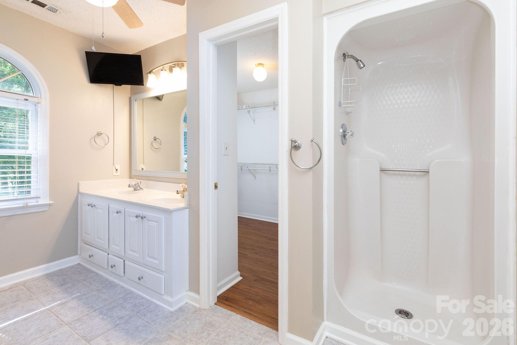 Single Family Residence at 2507 Ashley Court, Belmont, photo 10 of 46