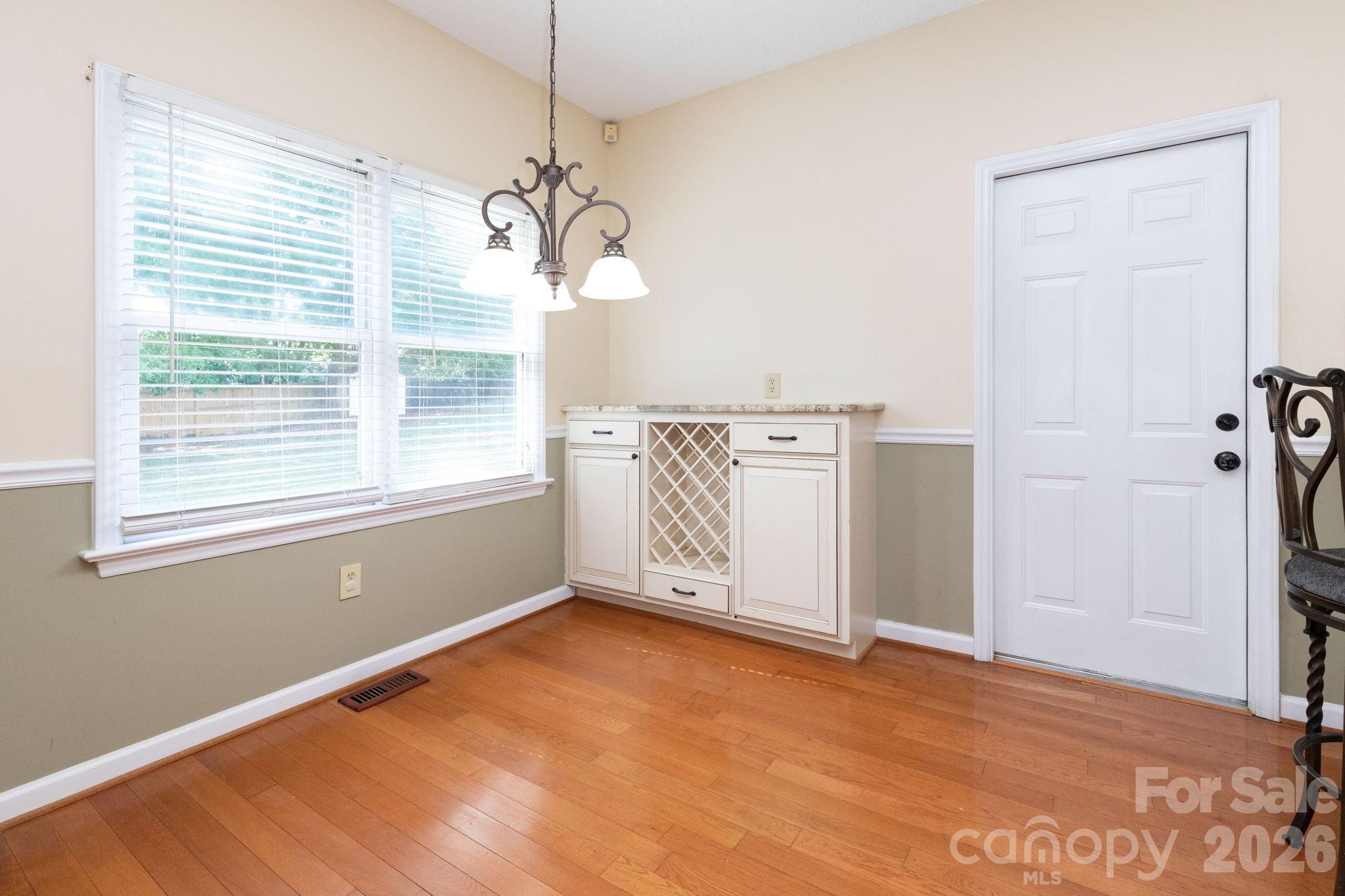 Single Family Residence at 2507 Ashley Court, Belmont, photo 14 of 46