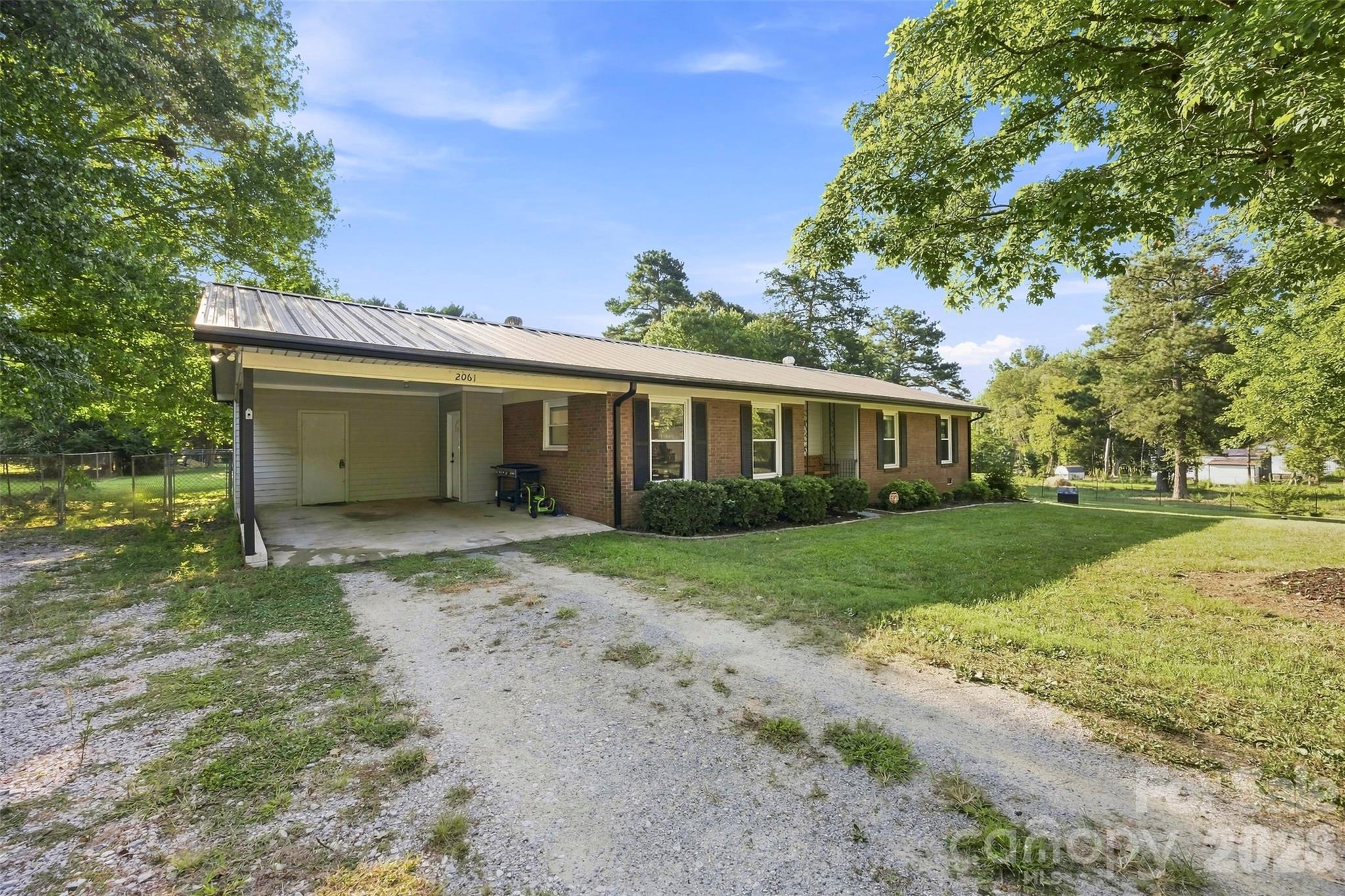 Single Family Residence at 2061 Somerdale Road, Rock Hill, photo 2 of 37