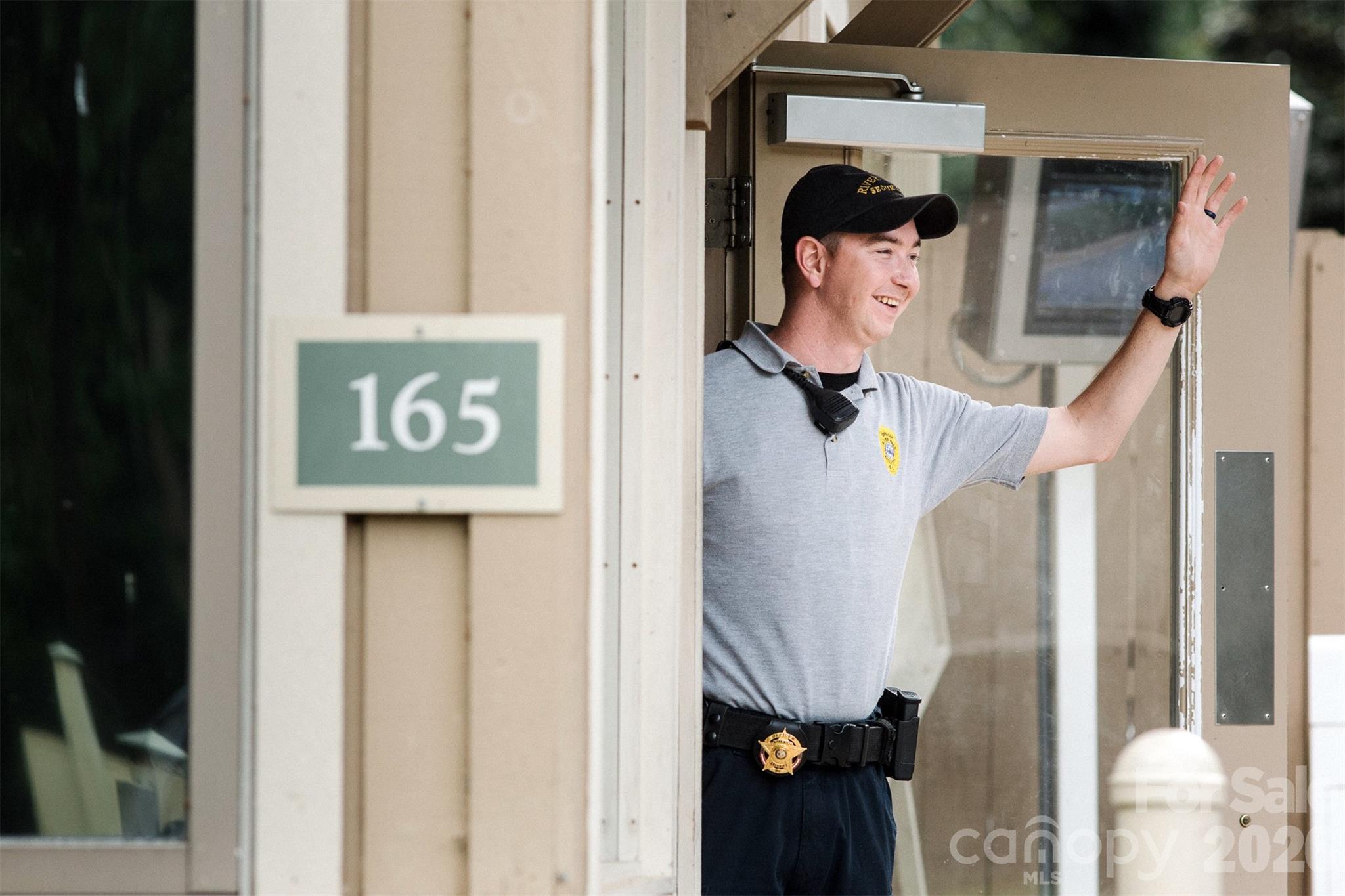 24/7 security is the first to welcome in guests - 10 Bald Eagle Road, Lake Wylie