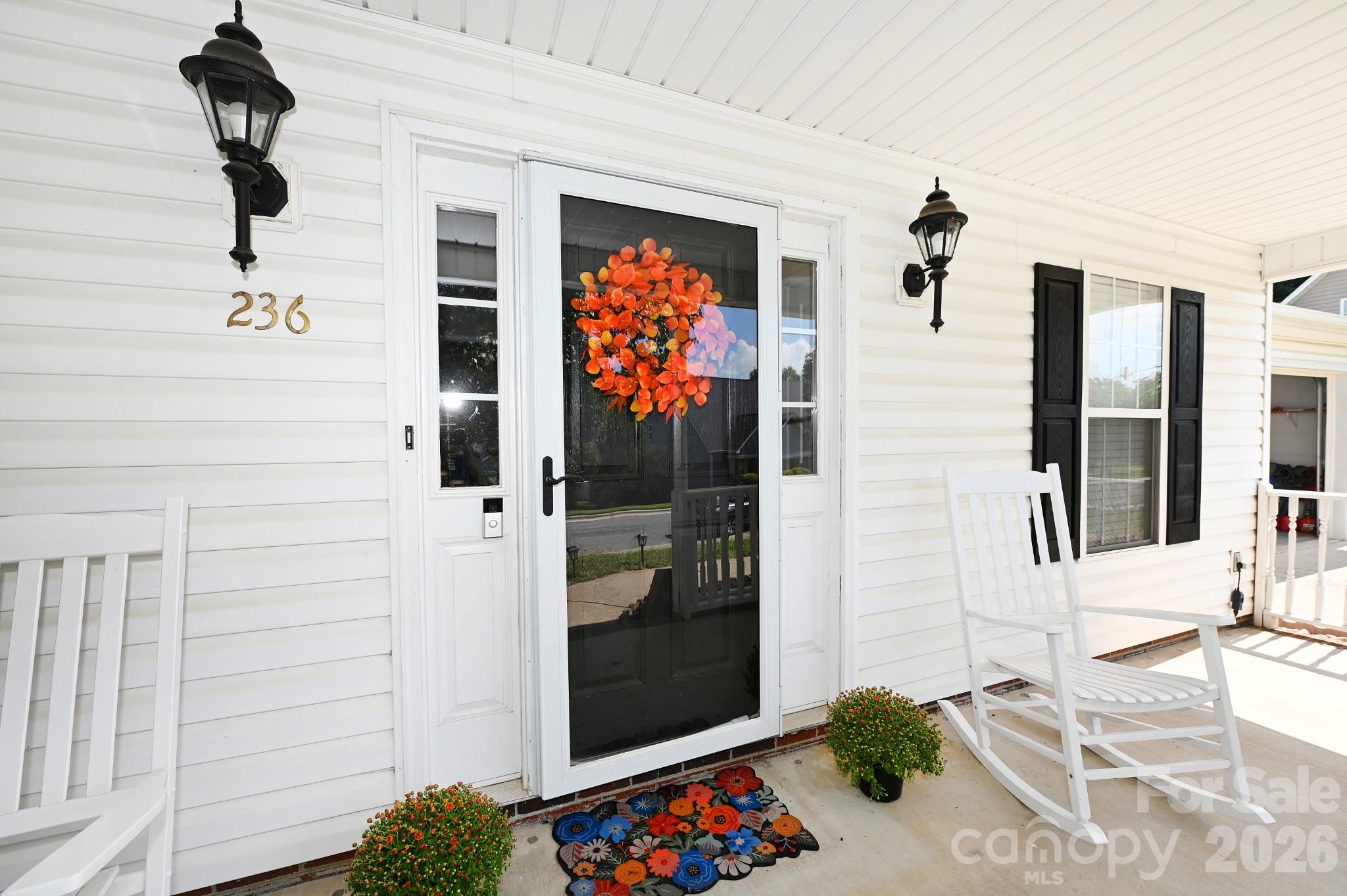 236 17th Ave SE Hickory looks like your next home ! - 236 17th Avenue SE, Hickory