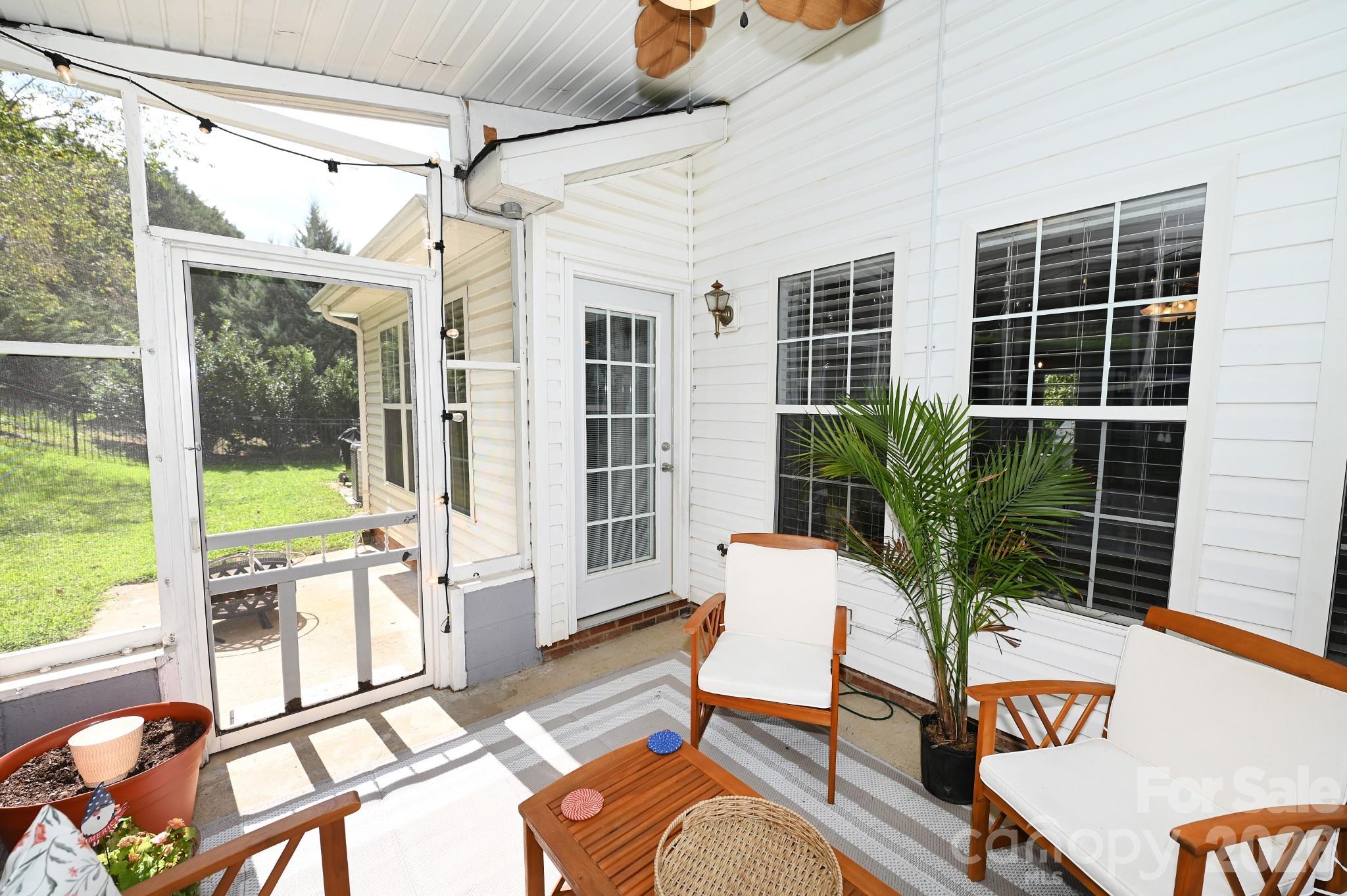 Patio area awaits your grill for your first cookout - 236 17th Avenue SE, Hickory