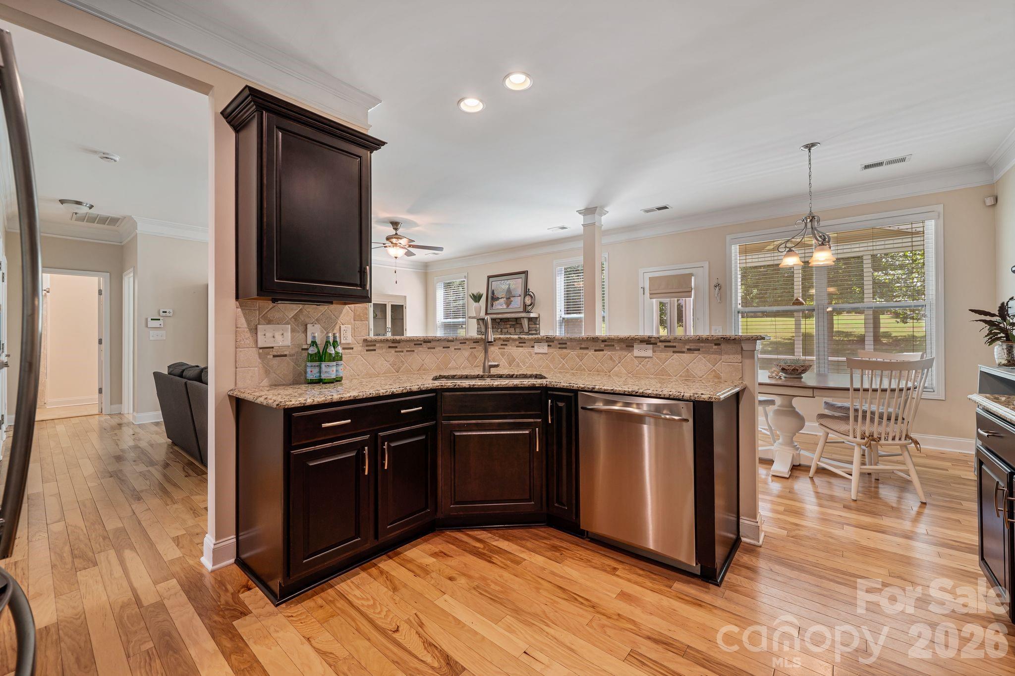 Single Family Residence at 608 Cedar Trace Drive, Lake Wylie, photo 11 of 45