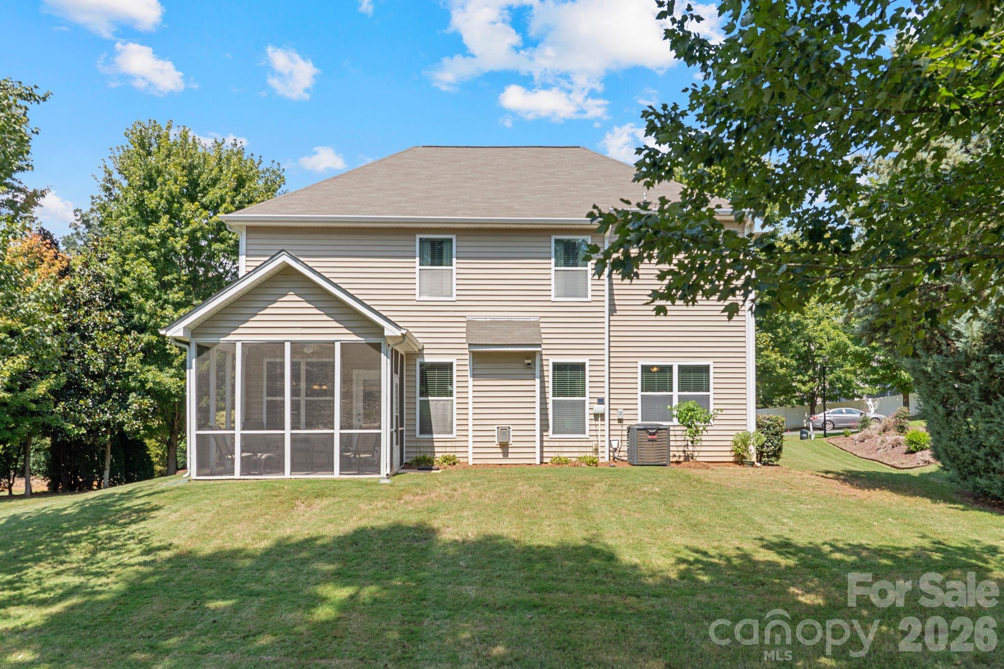 Single Family Residence at 608 Cedar Trace Drive, Lake Wylie, photo 35 of 45