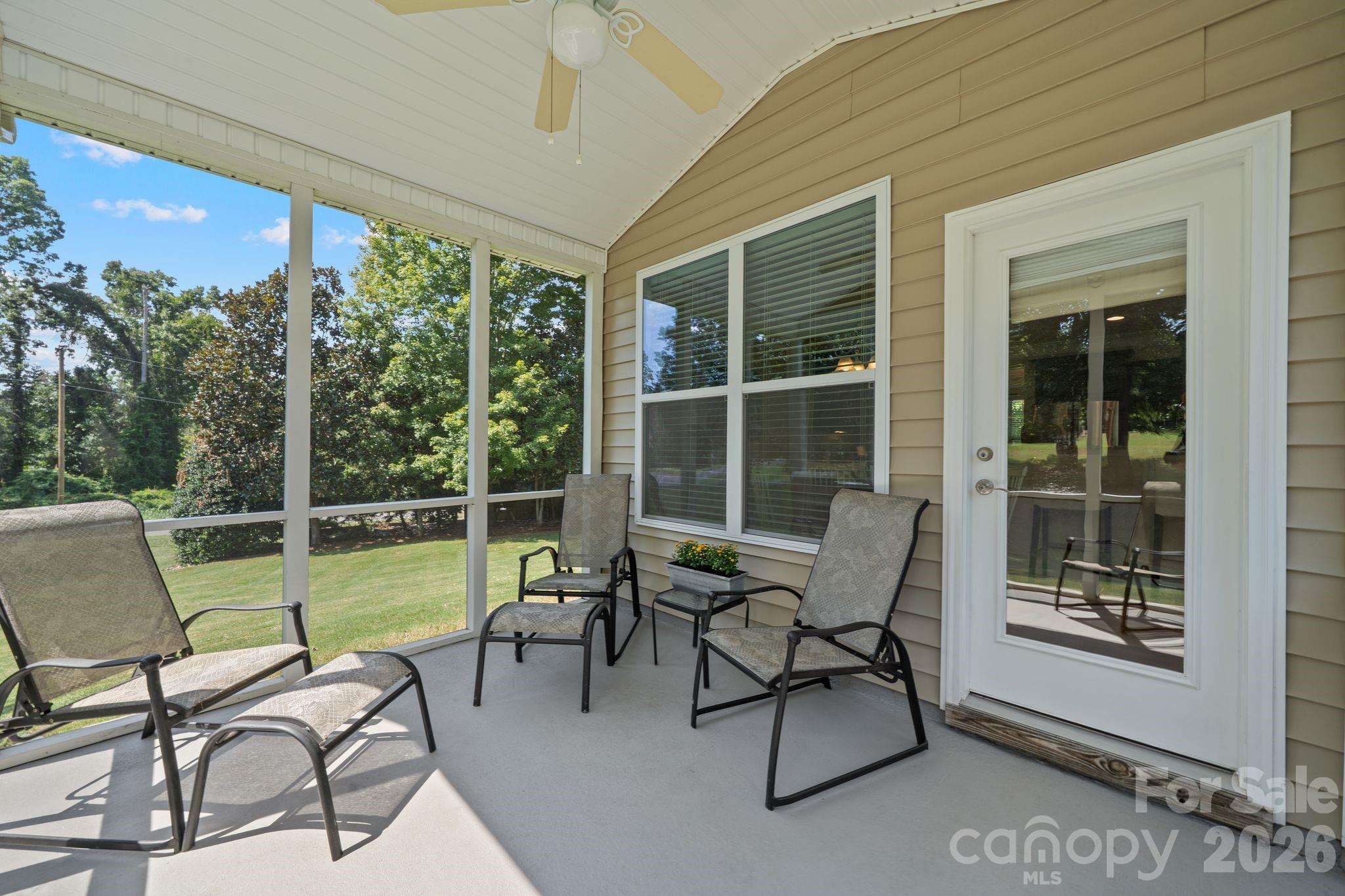 Single Family Residence at 608 Cedar Trace Drive, Lake Wylie, photo 36 of 45