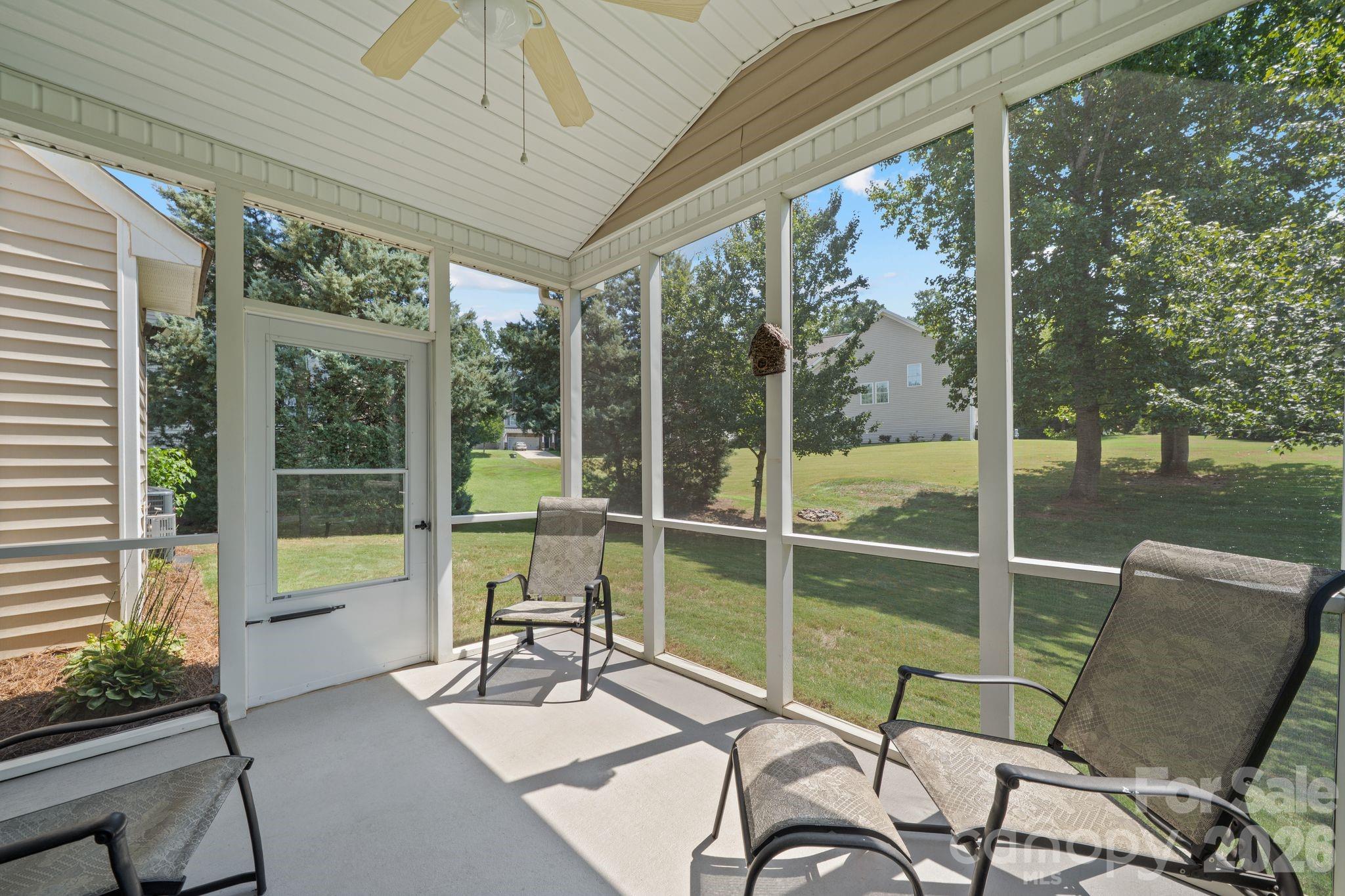 Single Family Residence at 608 Cedar Trace Drive, Lake Wylie, photo 37 of 45