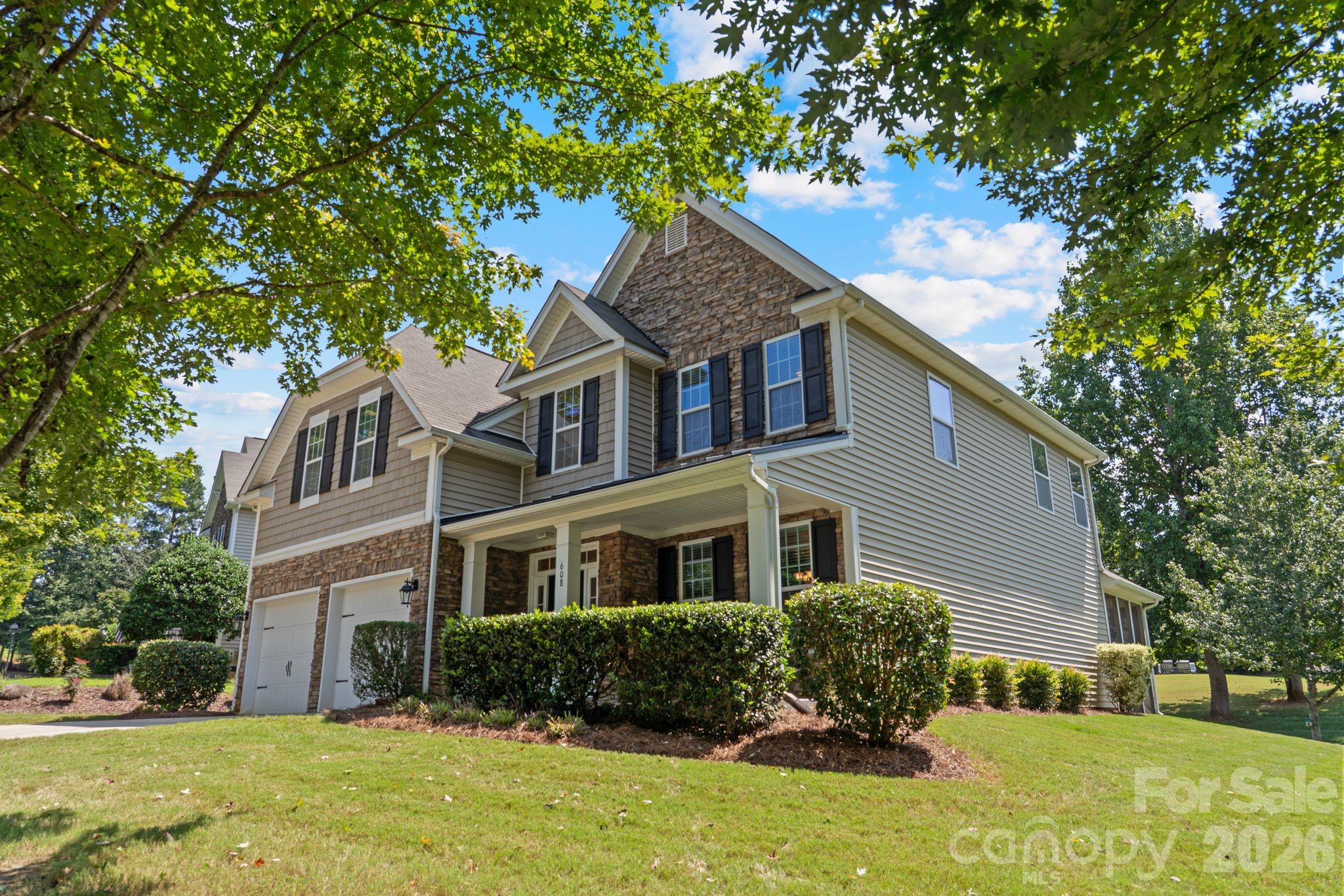 Single Family Residence at 608 Cedar Trace Drive, Lake Wylie, photo 40 of 45
