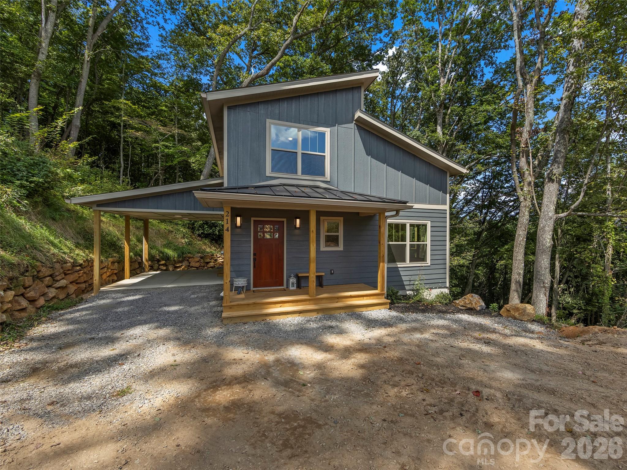 Single Family Residence at 214 Aster Ridge Drive, Waynesville, photo 2 of 39
