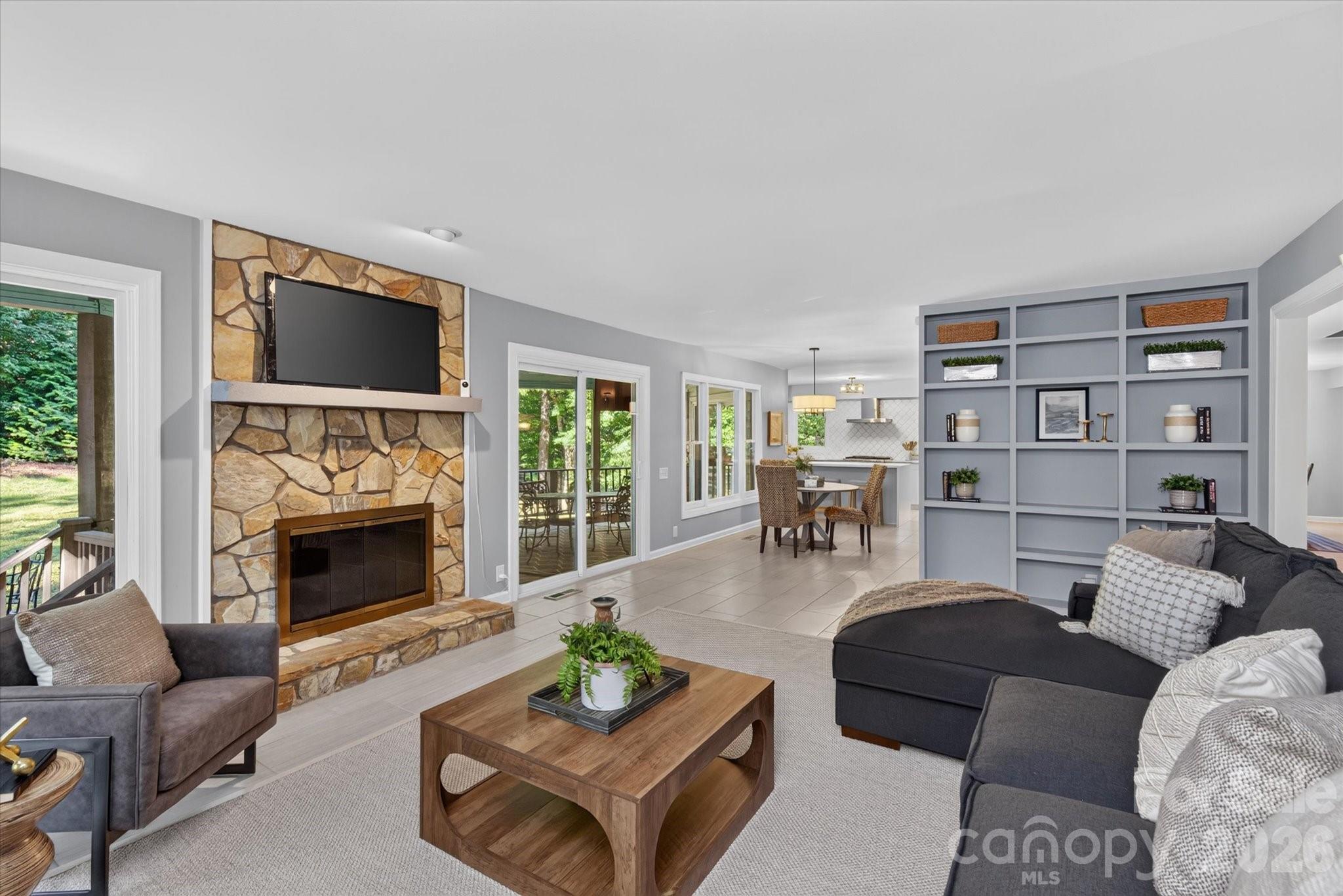 Single Family Residence at 4418 Horseshoe Bend, Matthews, photo 16 of 41