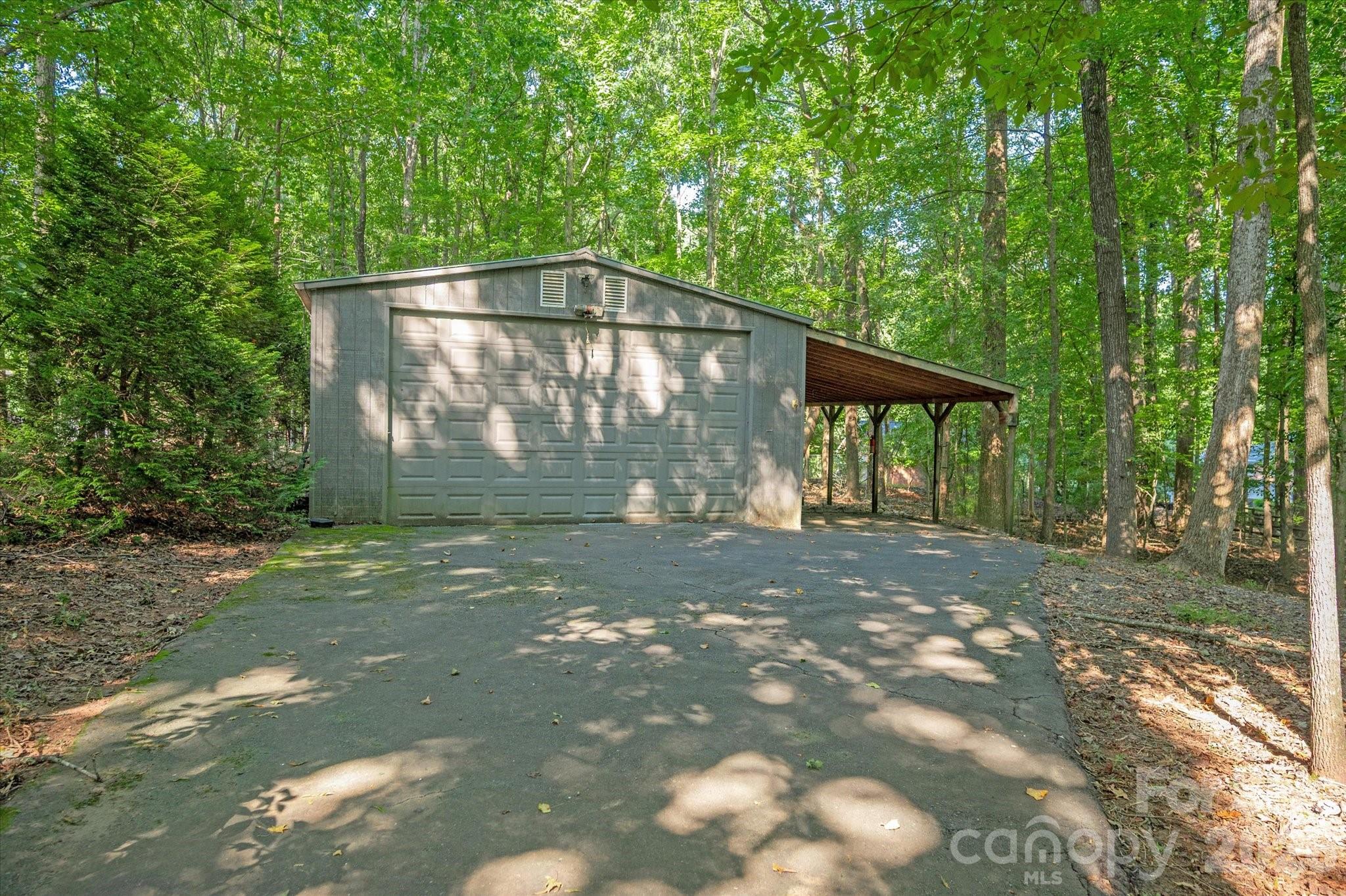 Single Family Residence at 4418 Horseshoe Bend, Matthews, photo 40 of 41