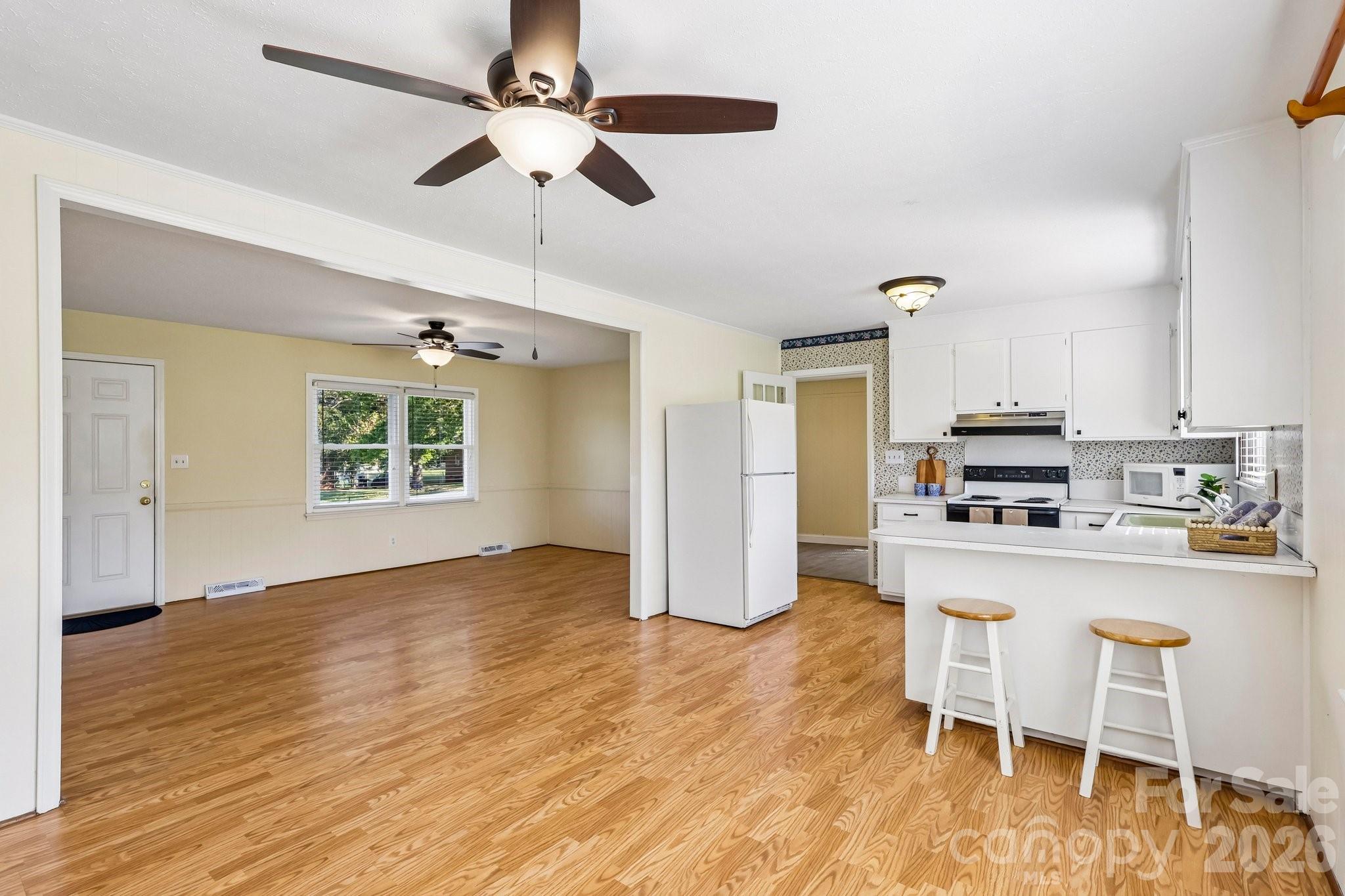 Single Family Residence at 5111 Hawthorne Lane, Shelby, photo 10 of 30