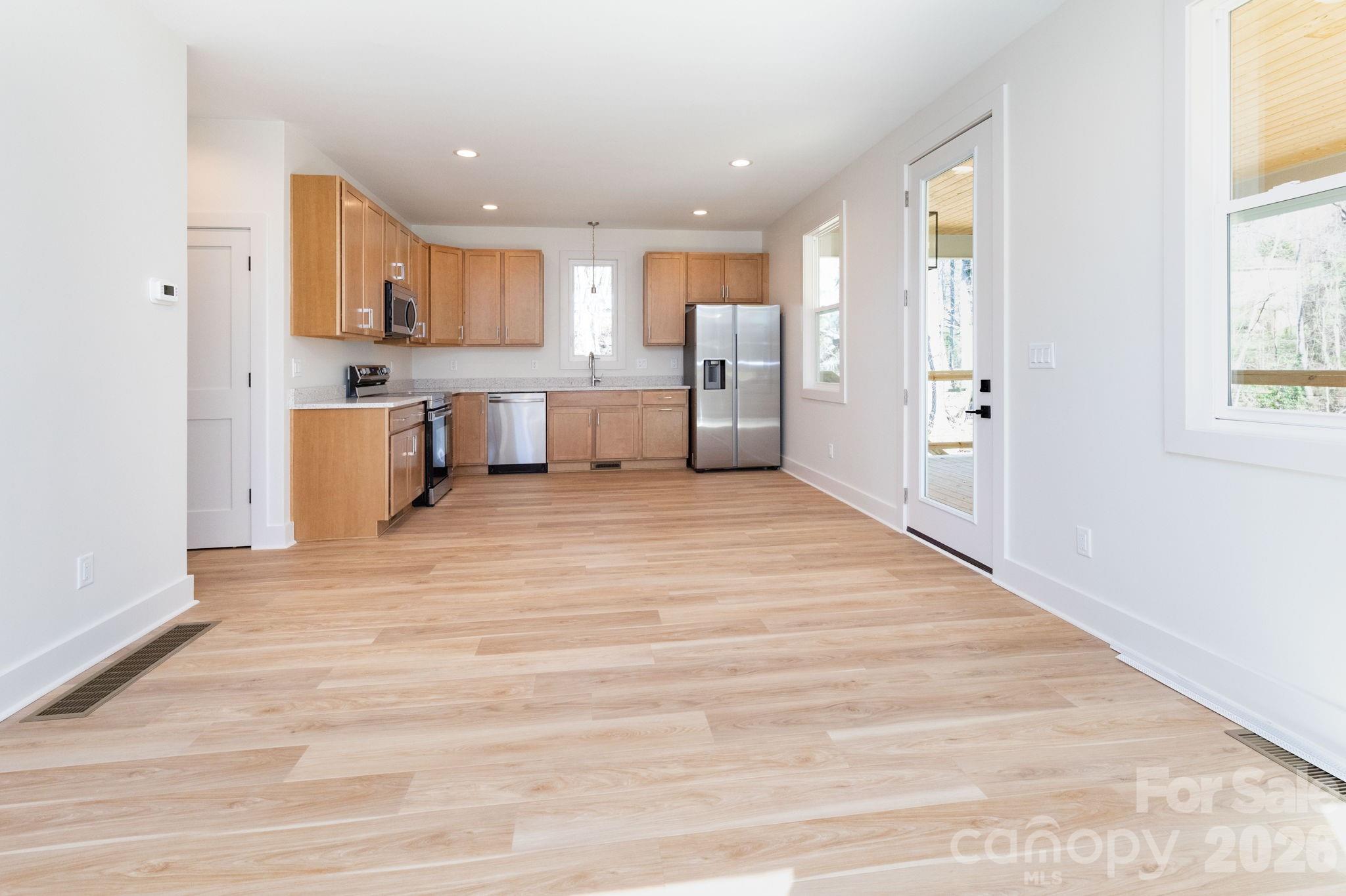 Single Family Residence at 137 E Arbutus Trail, Hendersonville, photo 10 of 27