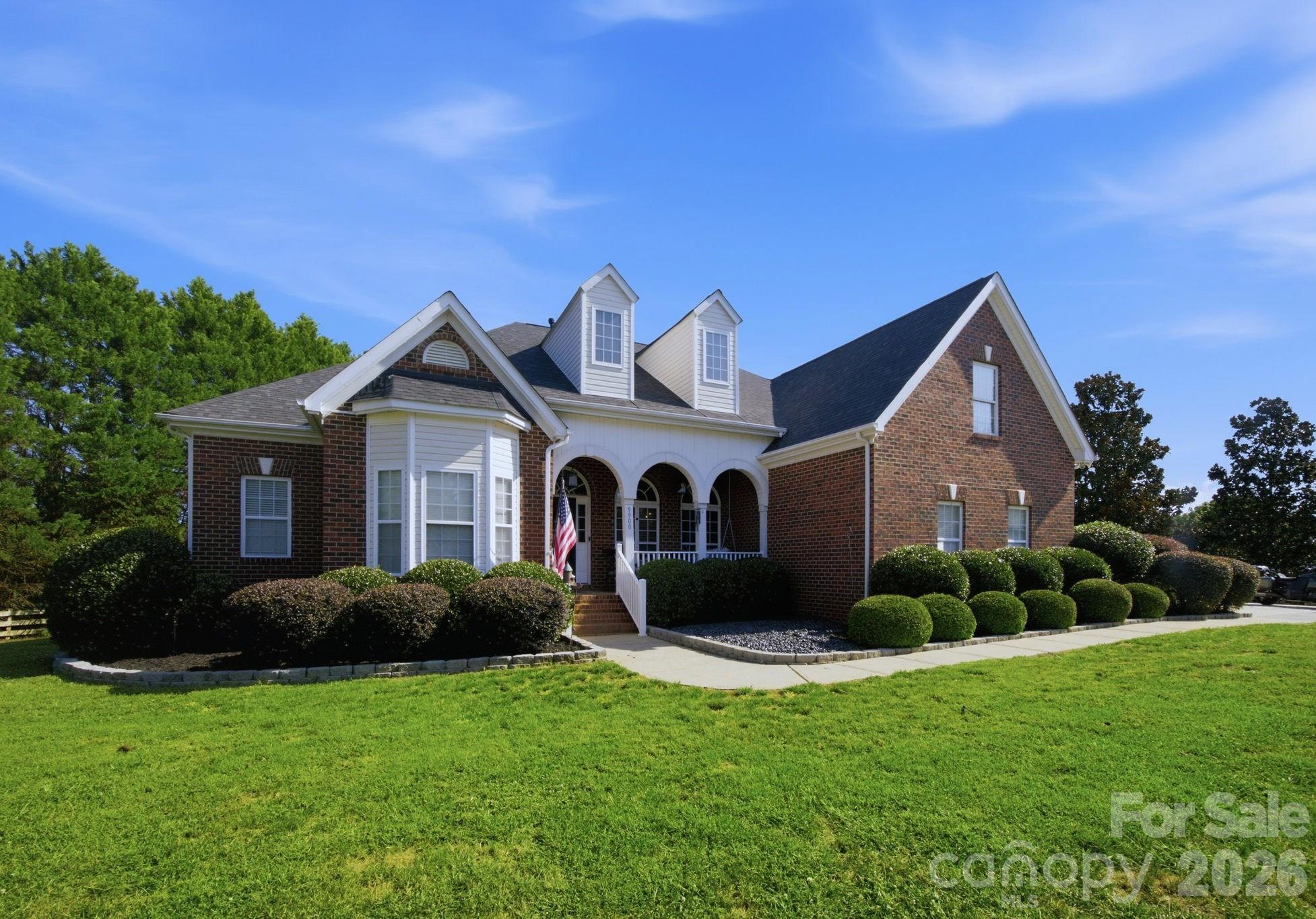 Single Family Residence at 9900 Tufts Drive, Mint Hill, photo 3 of 29