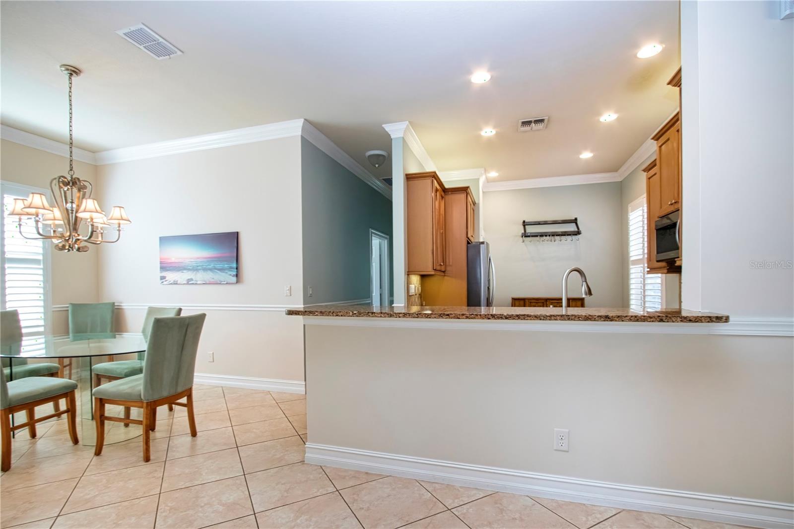 Breakfast Bar - 15847 COBBLE MILL DR, WIMAUMA