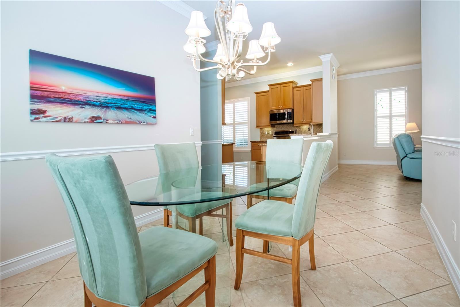 Designer chandelier - 15847 COBBLE MILL DR, WIMAUMA